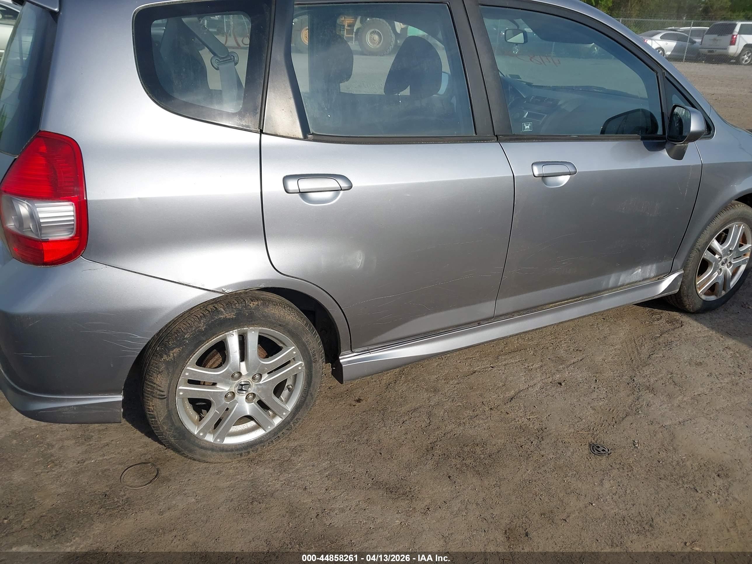 HONDA FIT image 6