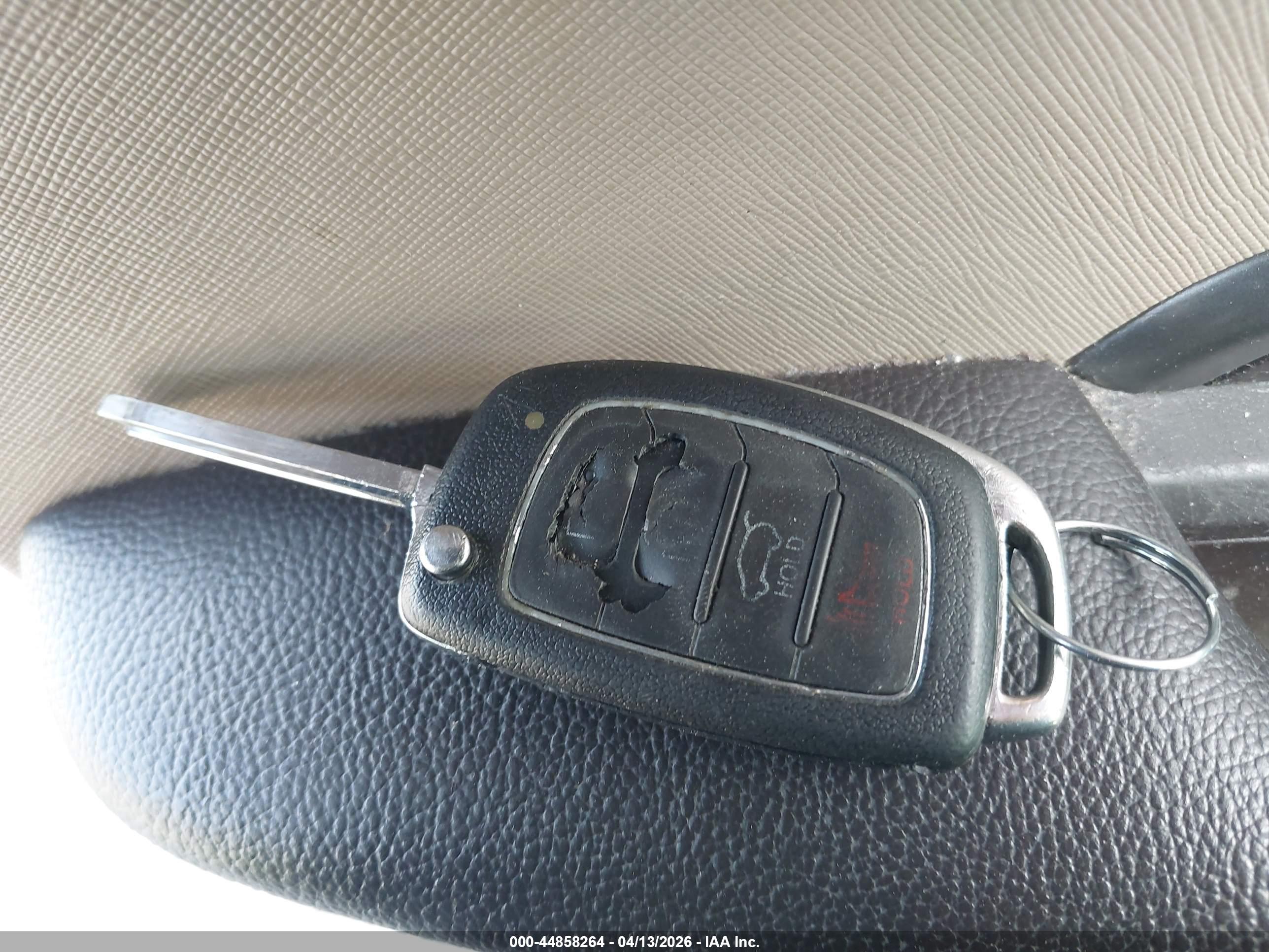 HYUNDAI SANTA image 11