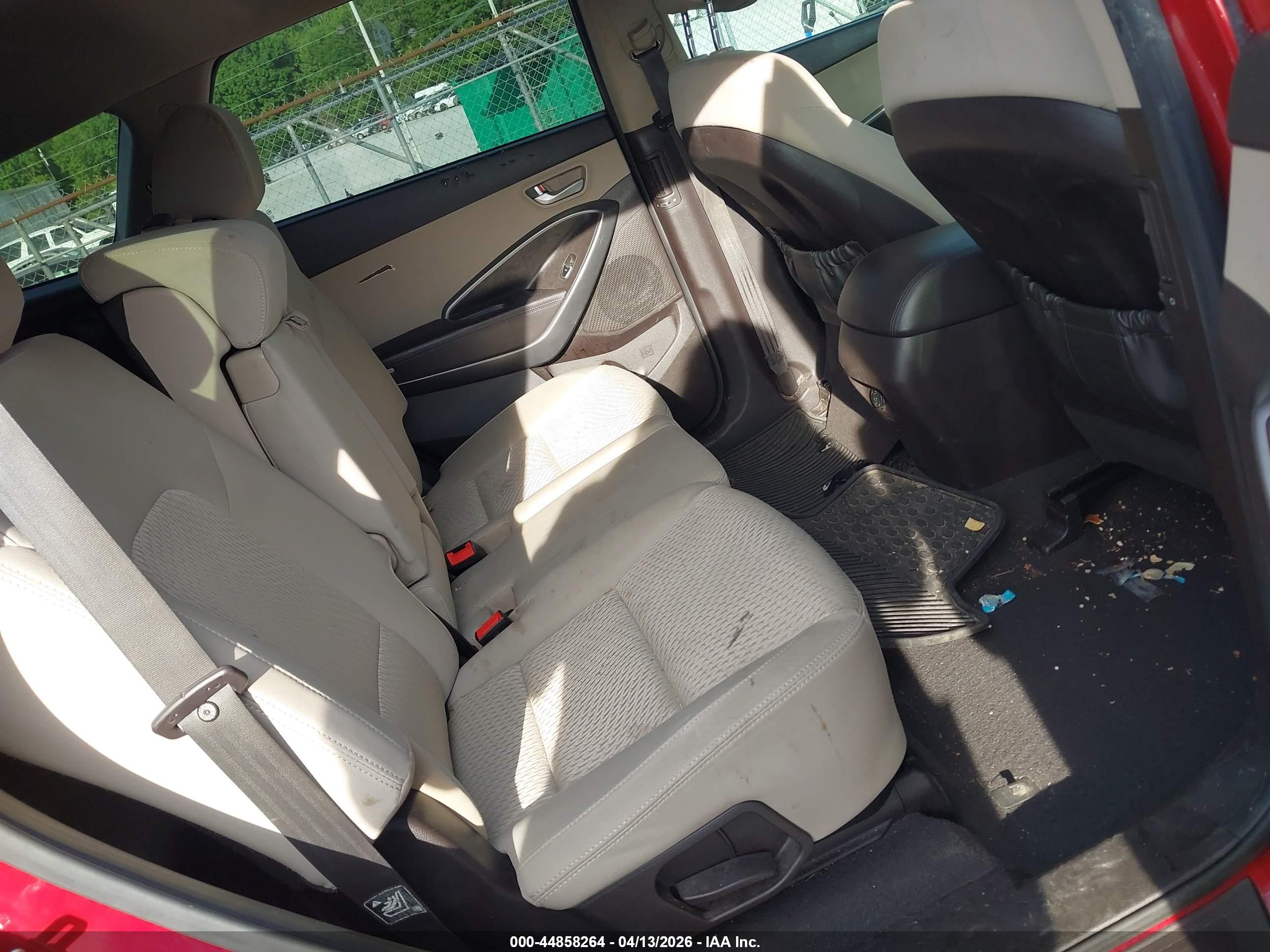 HYUNDAI SANTA image 8