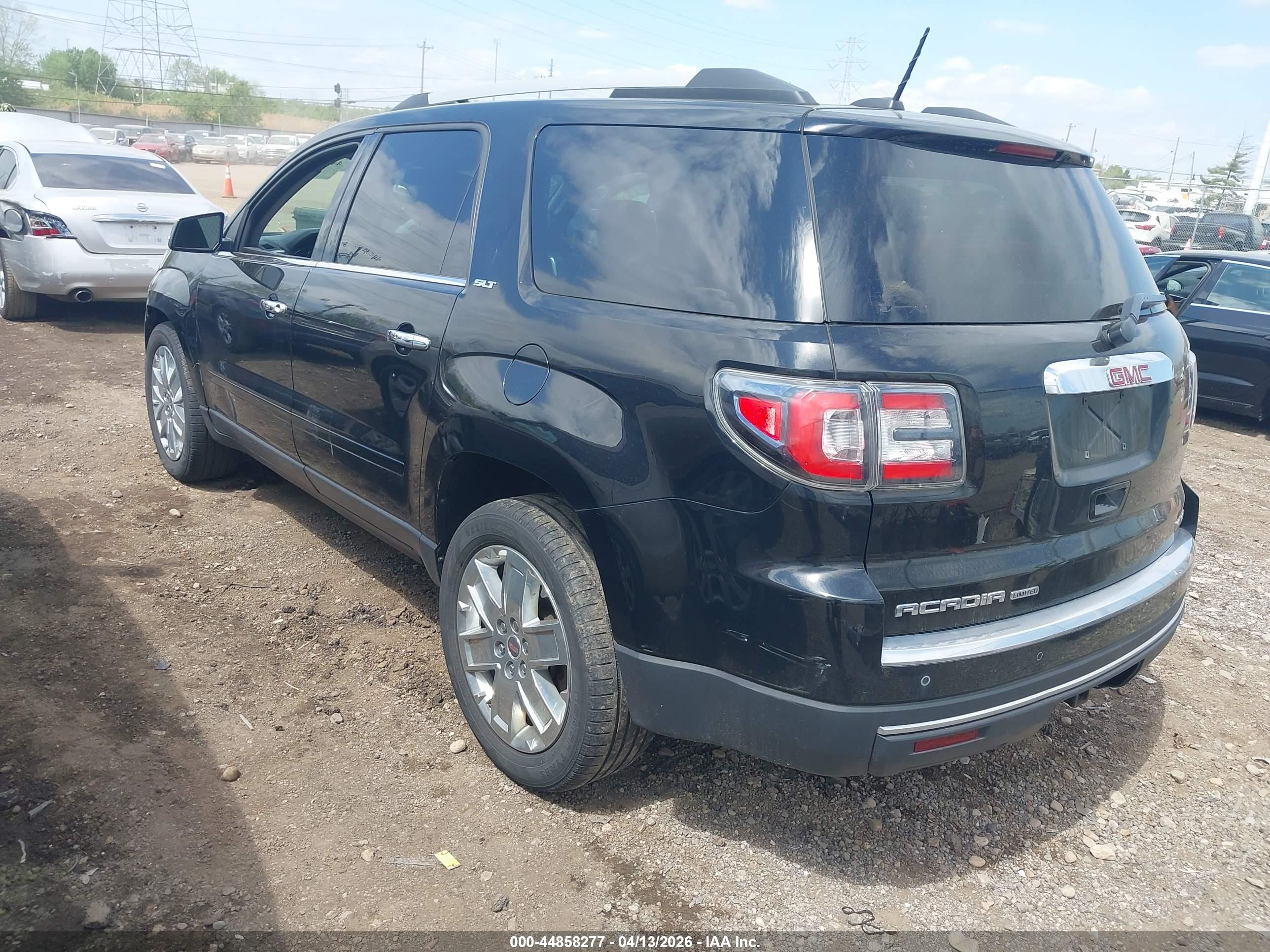 GMC ACADIA image 3