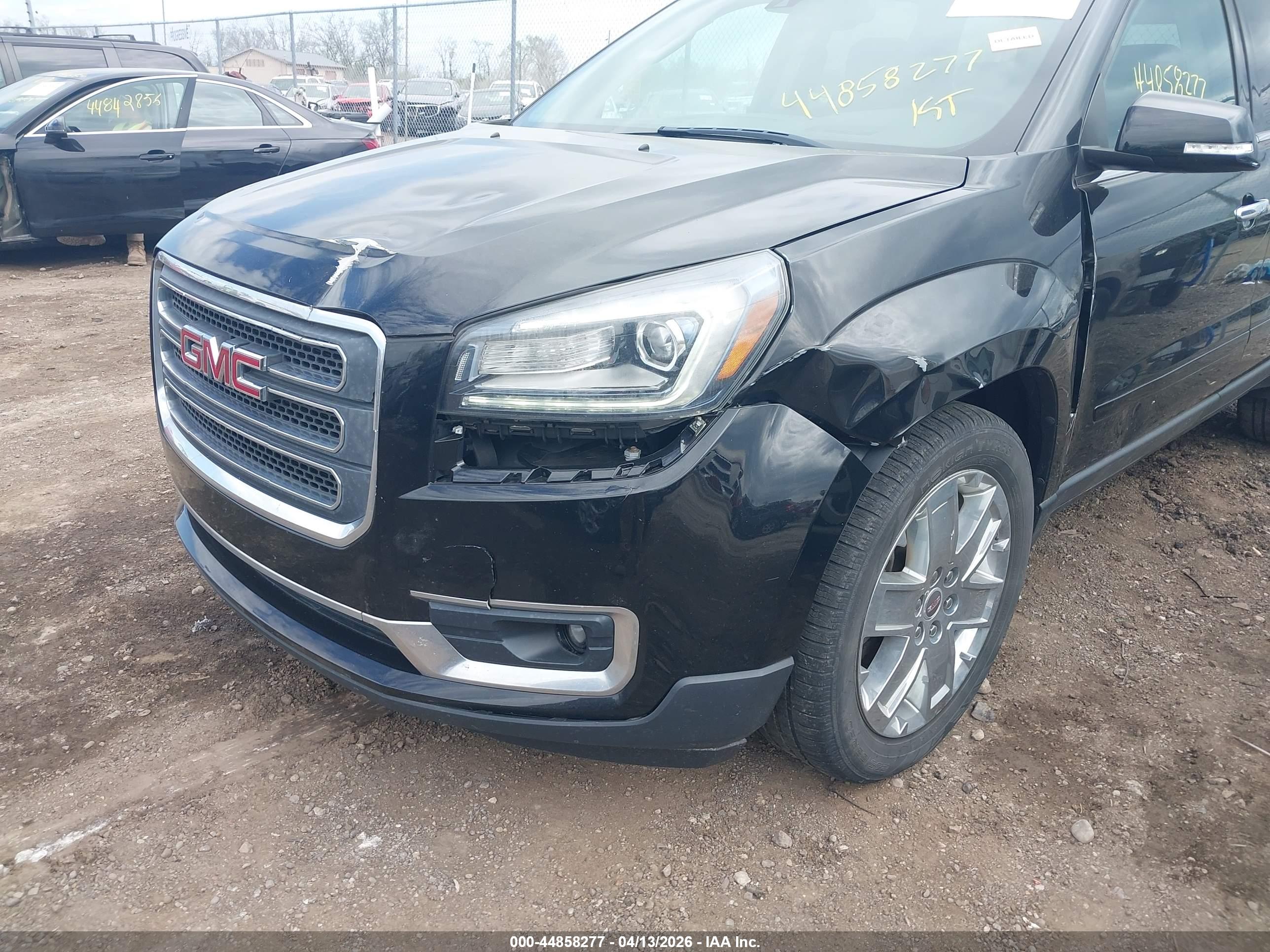 GMC ACADIA image 6