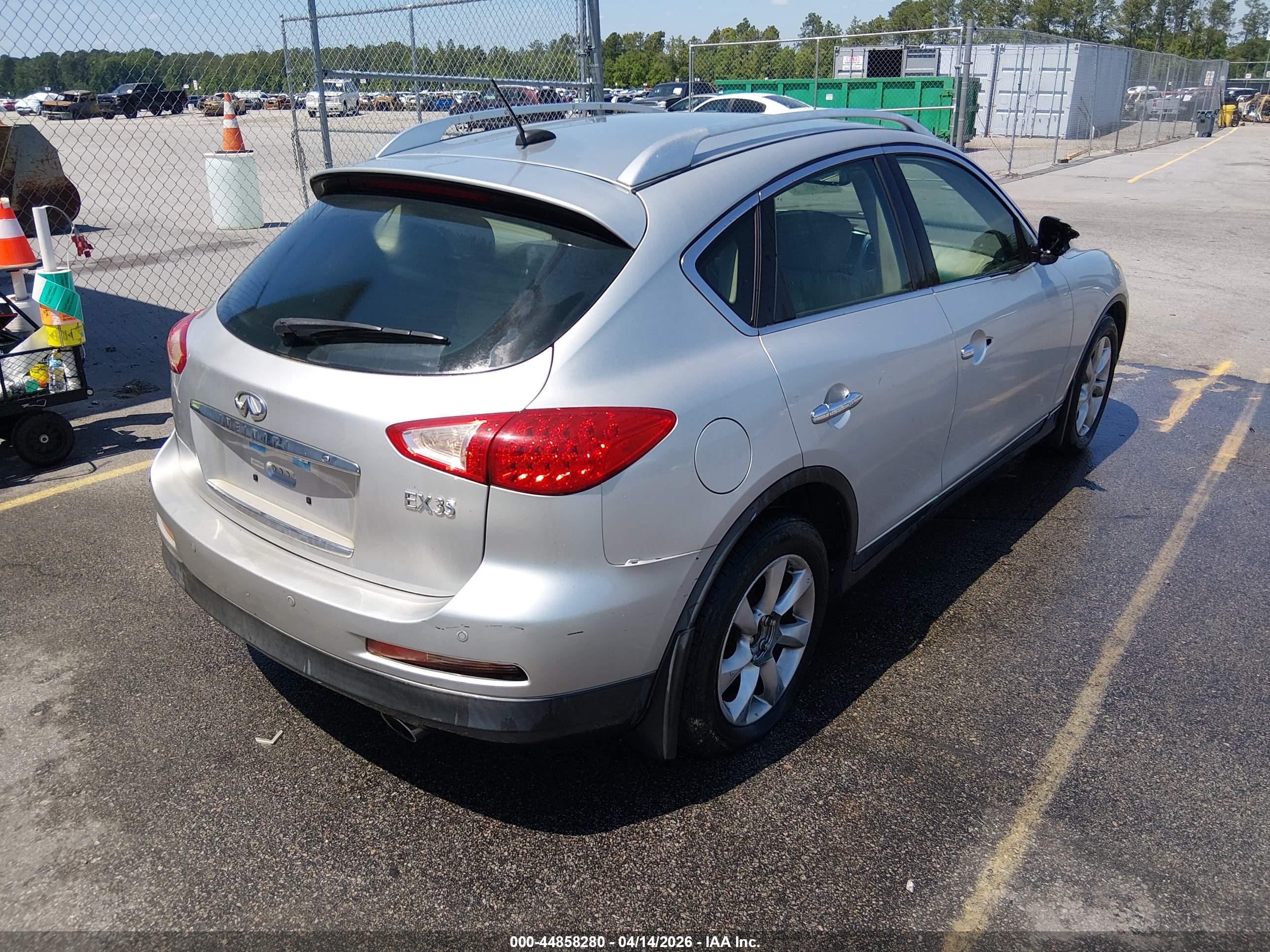 INFINITI EX35 image 4