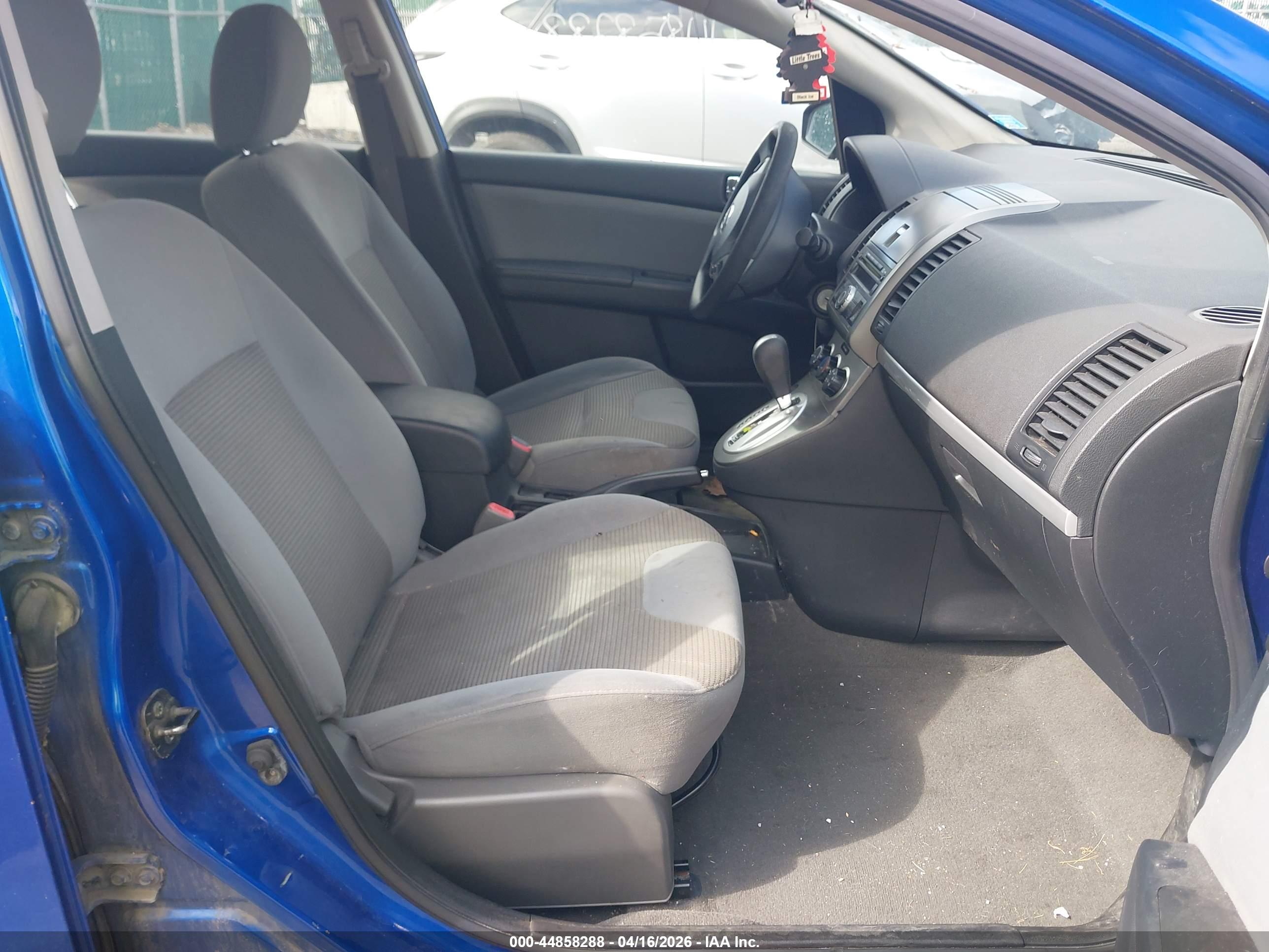 NISSAN SENTRA image 5