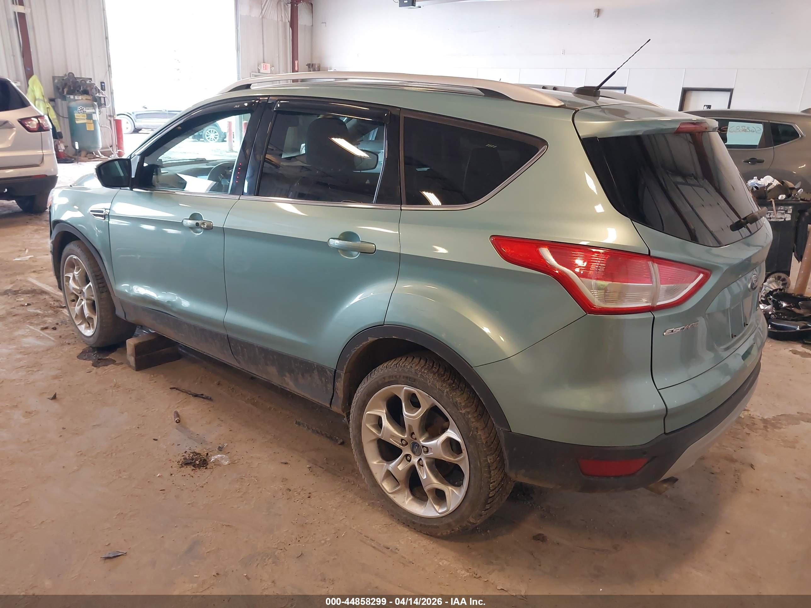 FORD ESCAPE image 3
