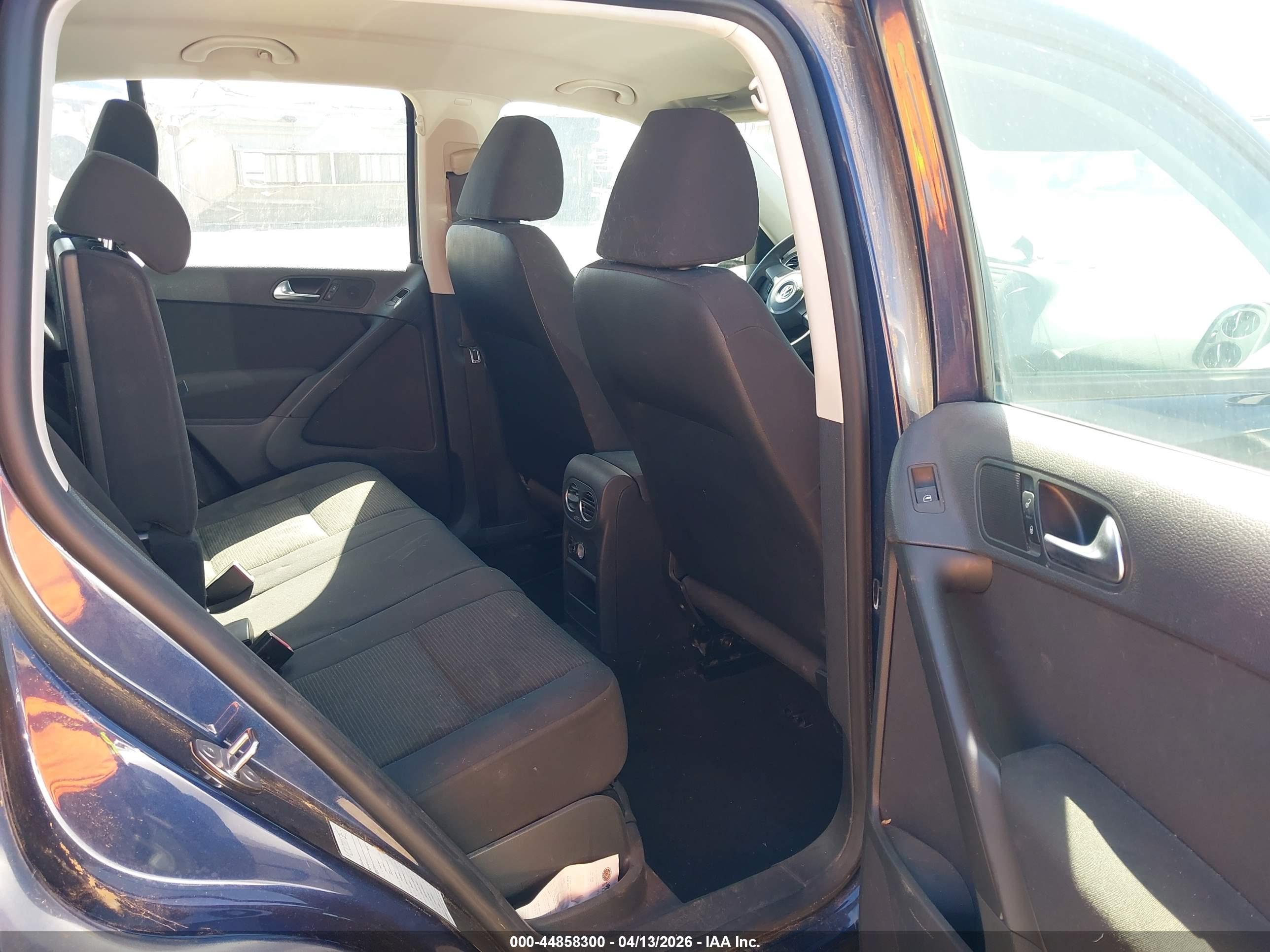 VOLKSWAGEN TIGUAN image 8