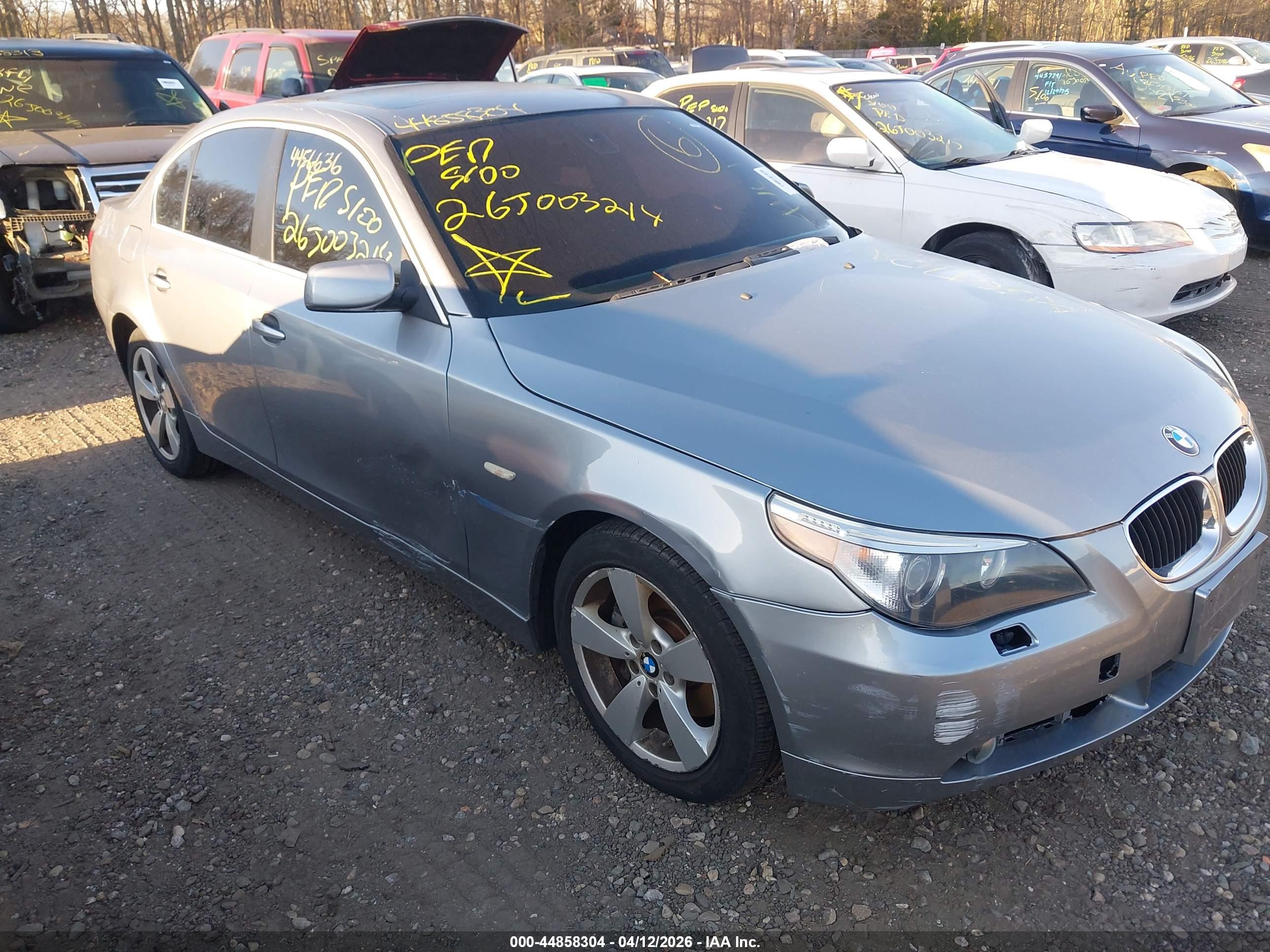BMW 525XI image 6