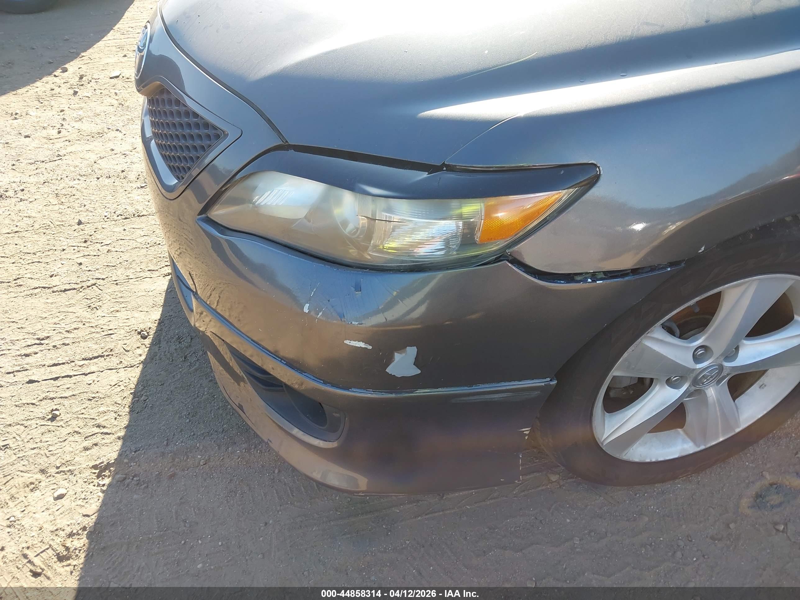 TOYOTA CAMRY image 6