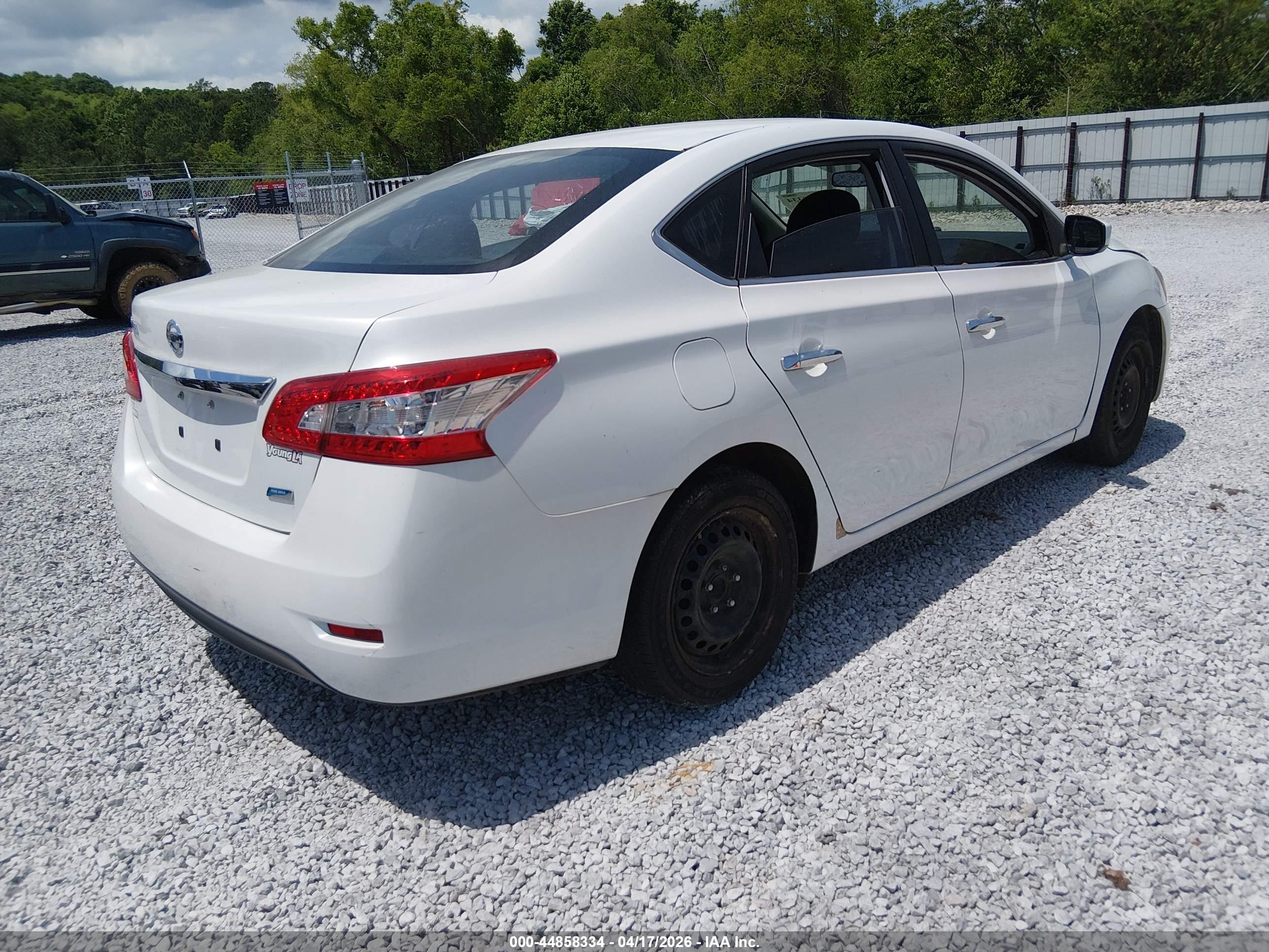 NISSAN SENTRA image 4