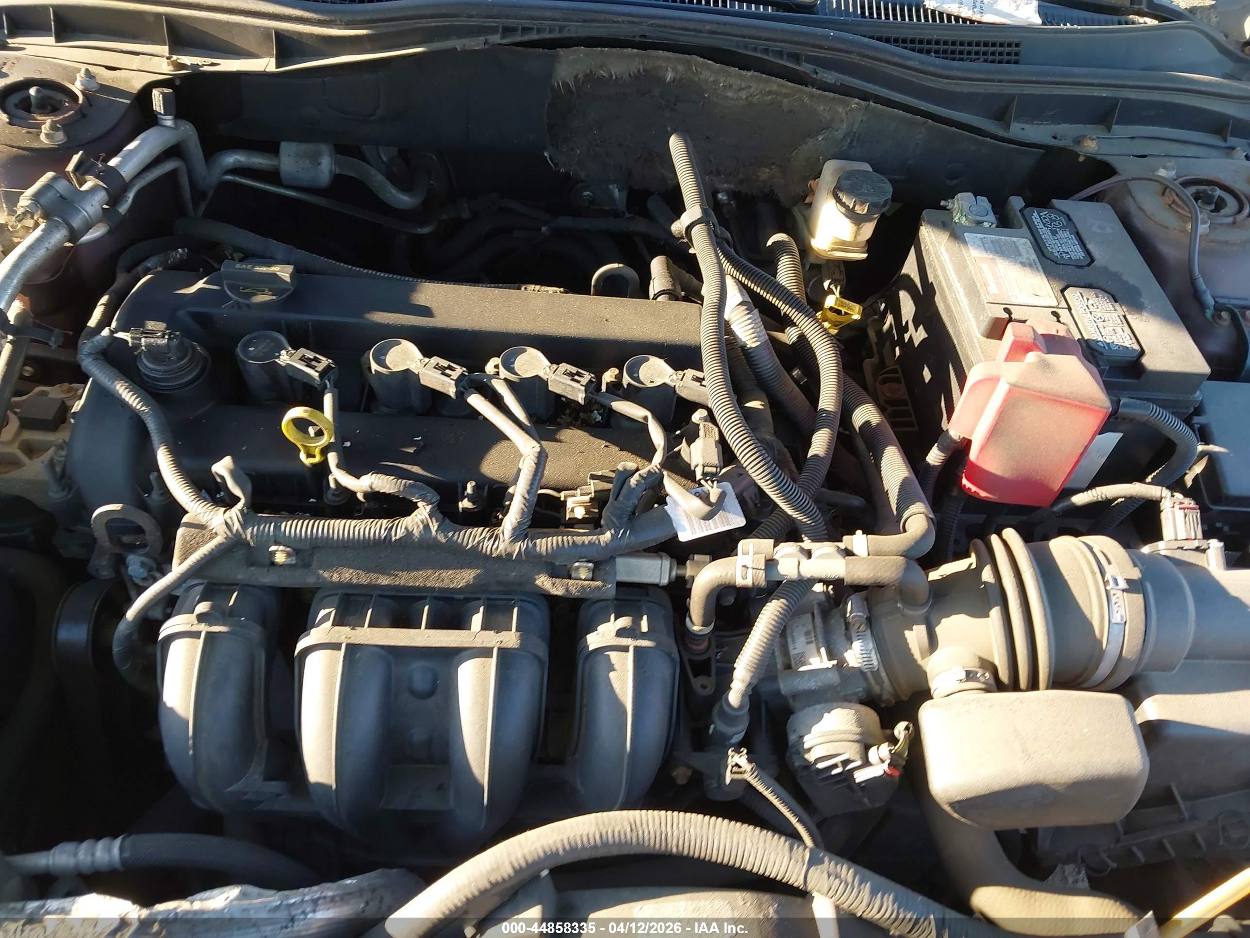 FORD FUSION image 10