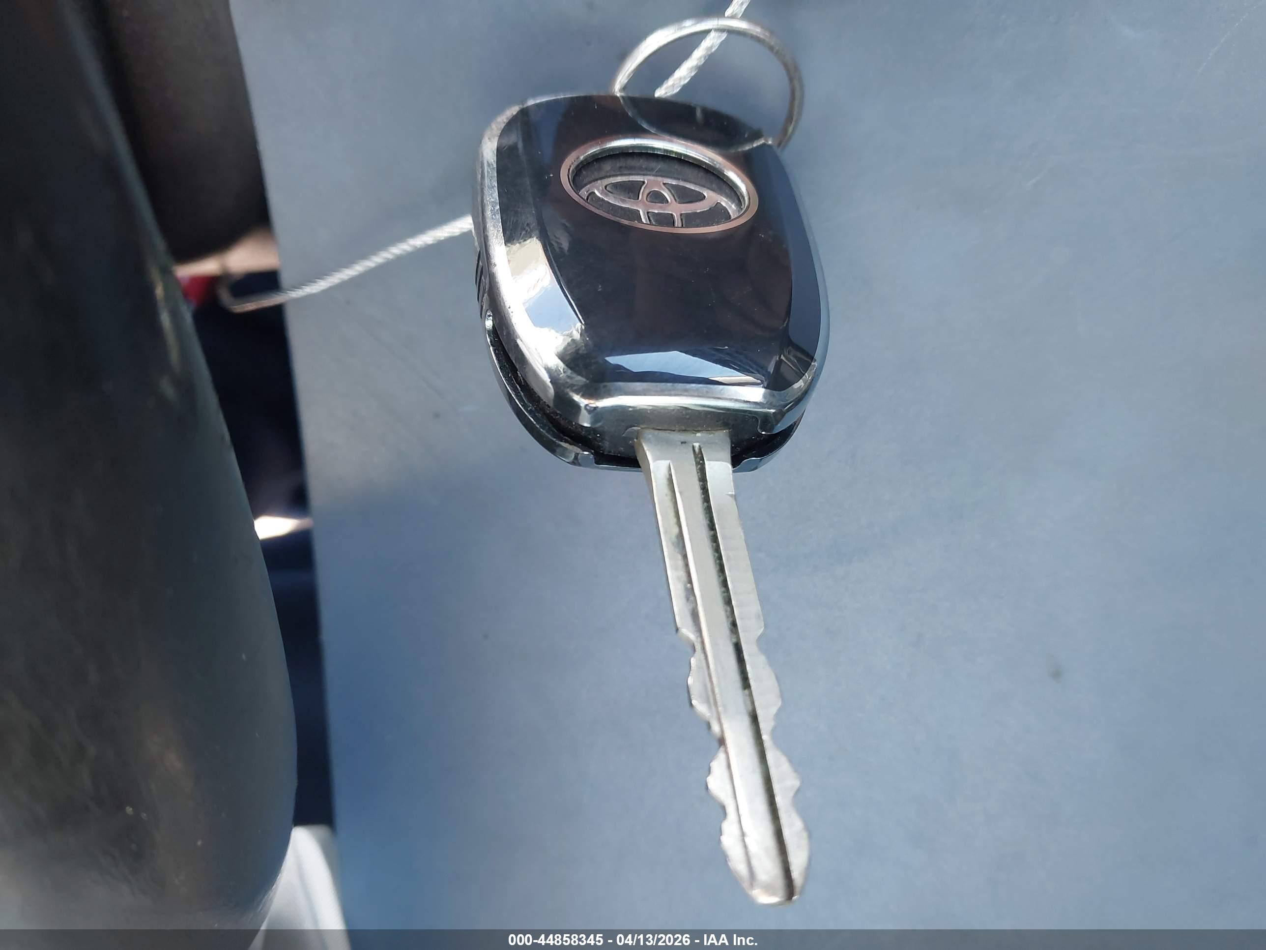 TOYOTA COROLLA image 11