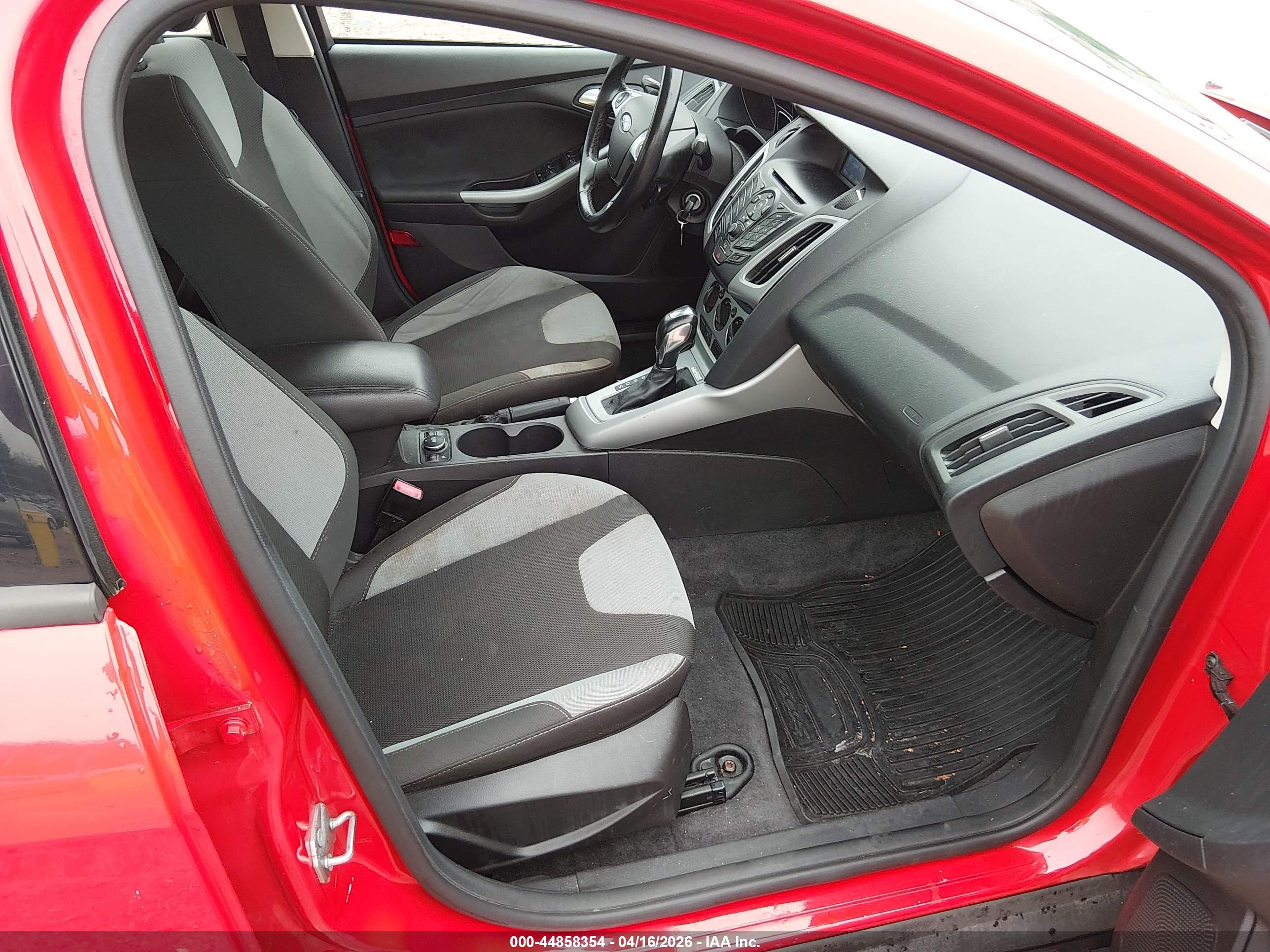 FORD FOCUS image 5