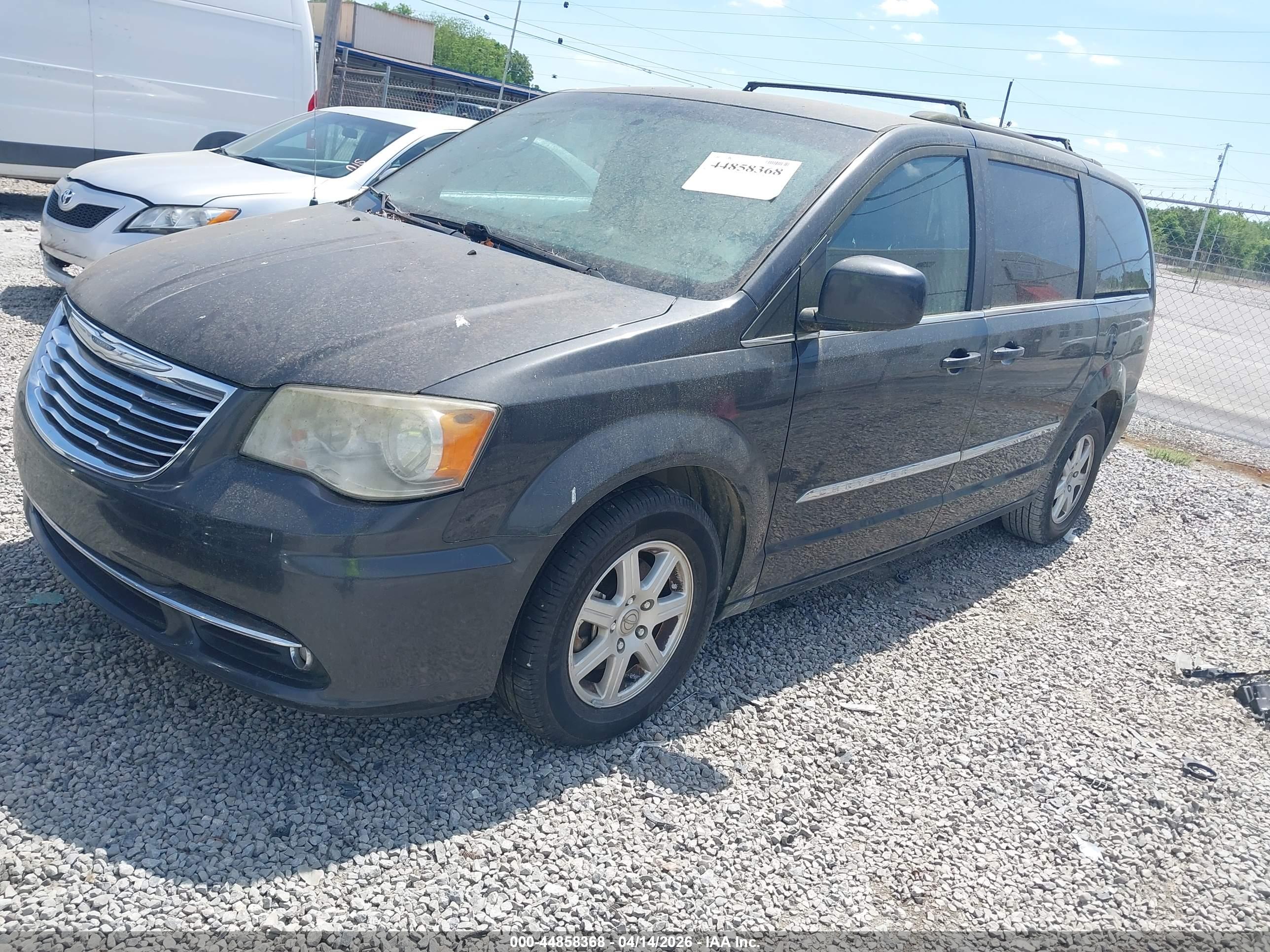 CHRYSLER TOWN image 2
