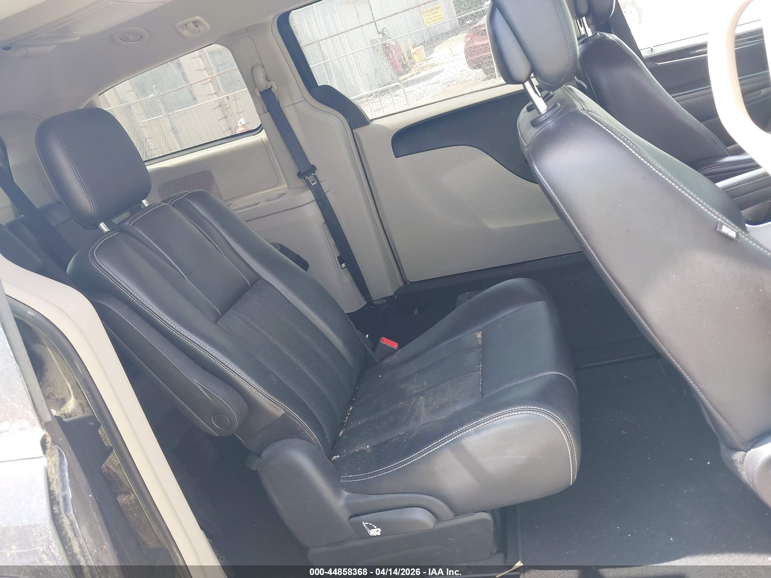 CHRYSLER TOWN image 8
