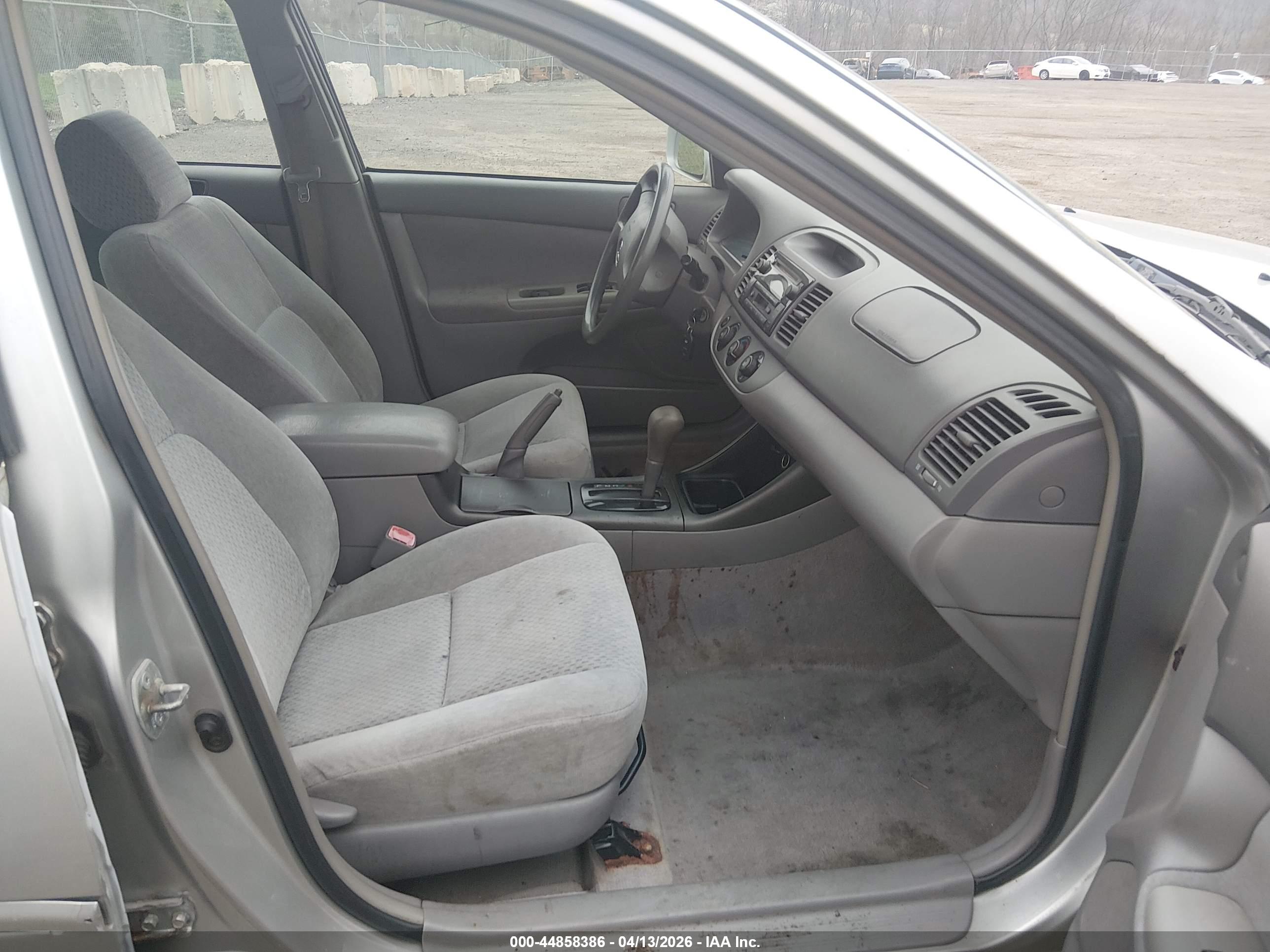 TOYOTA CAMRY image 5