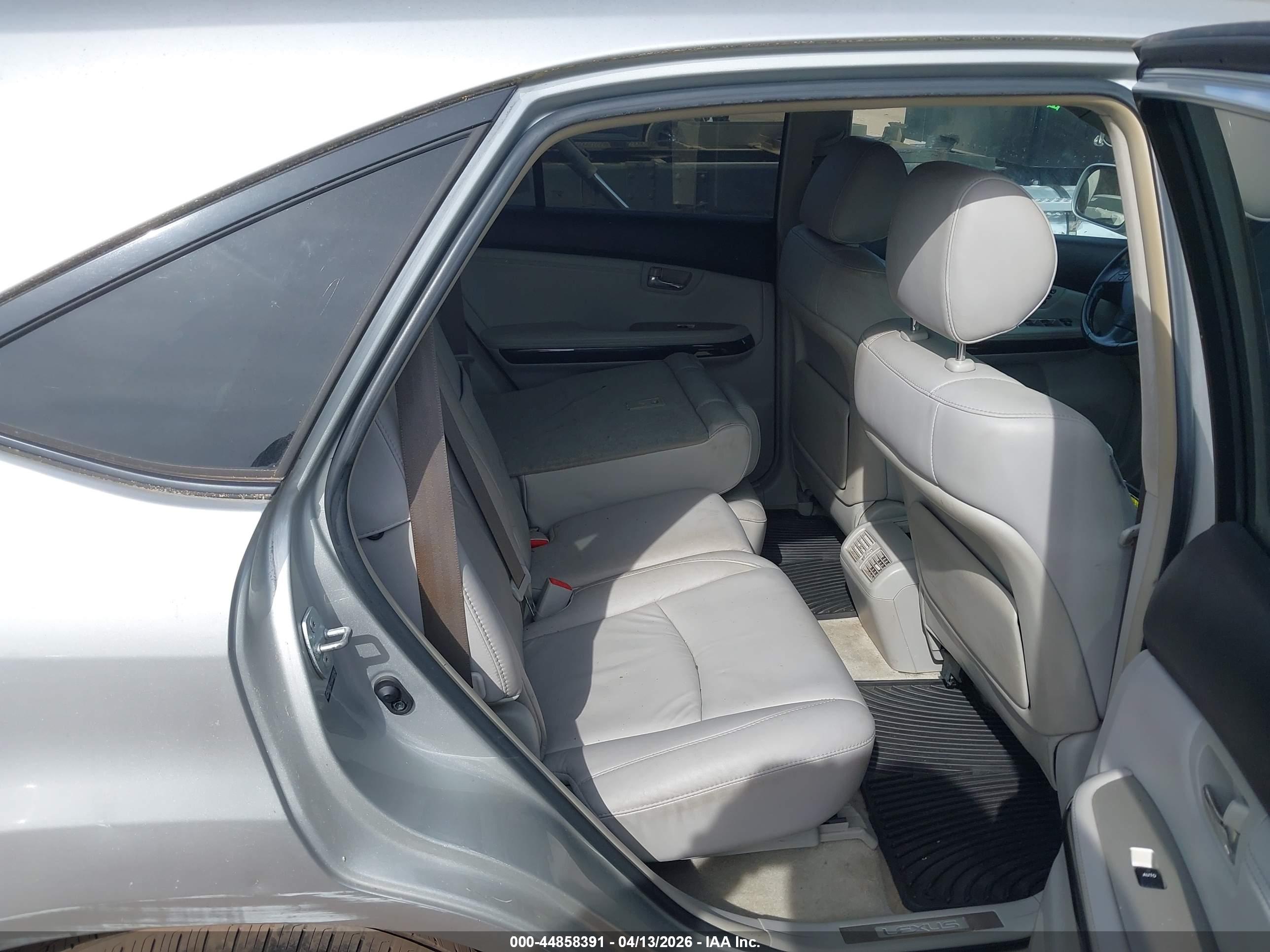 LEXUS RX image 8