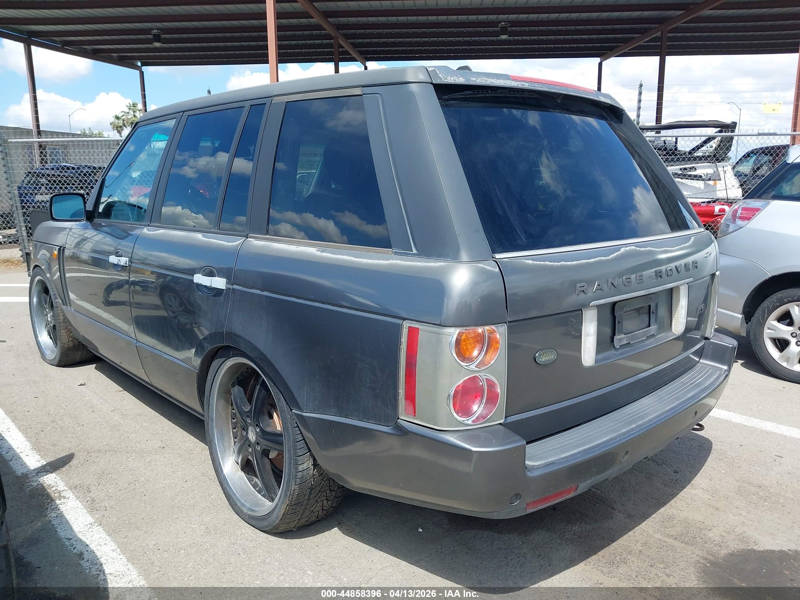 LAND ROVER image 3