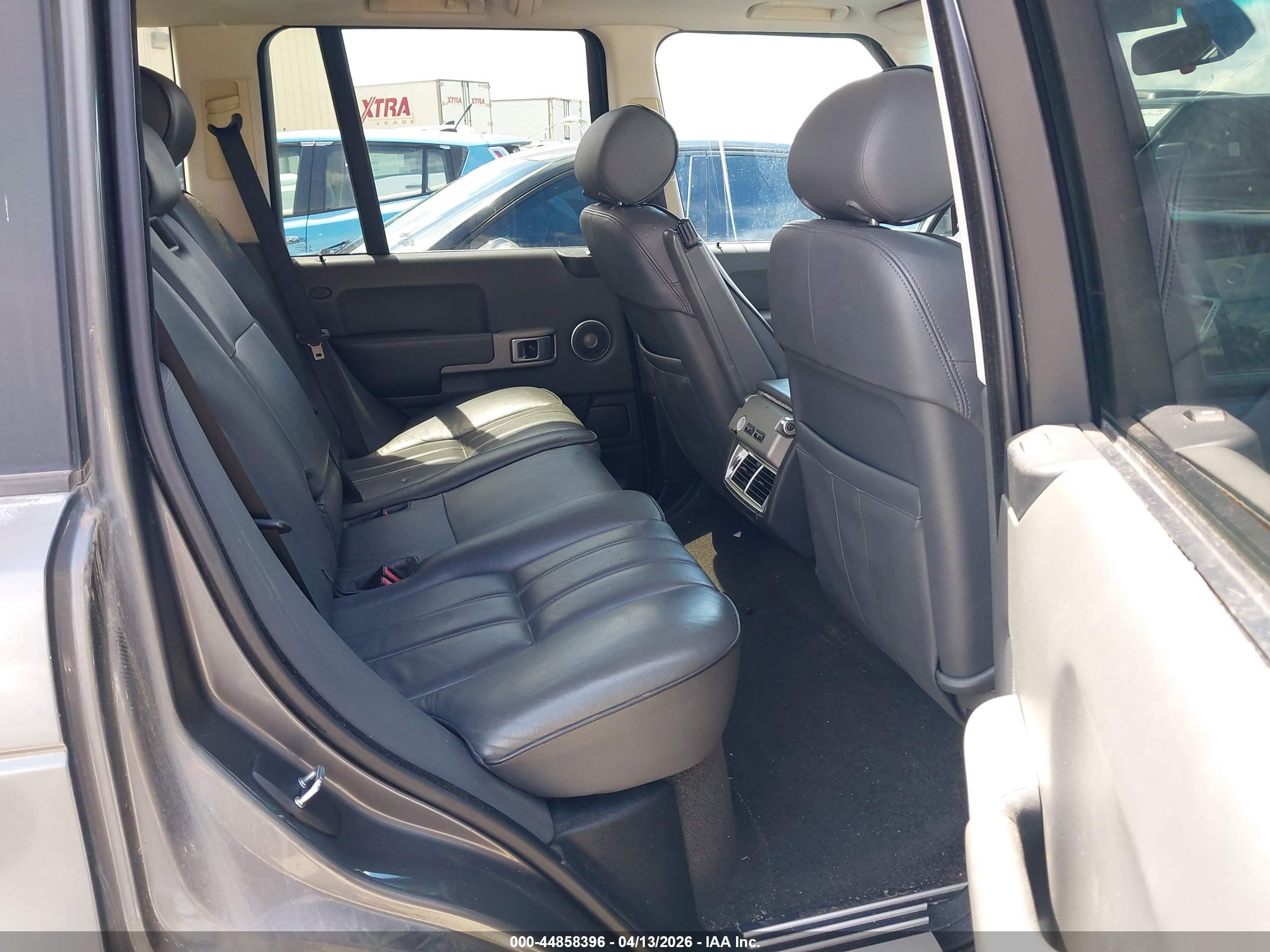 LAND ROVER image 8