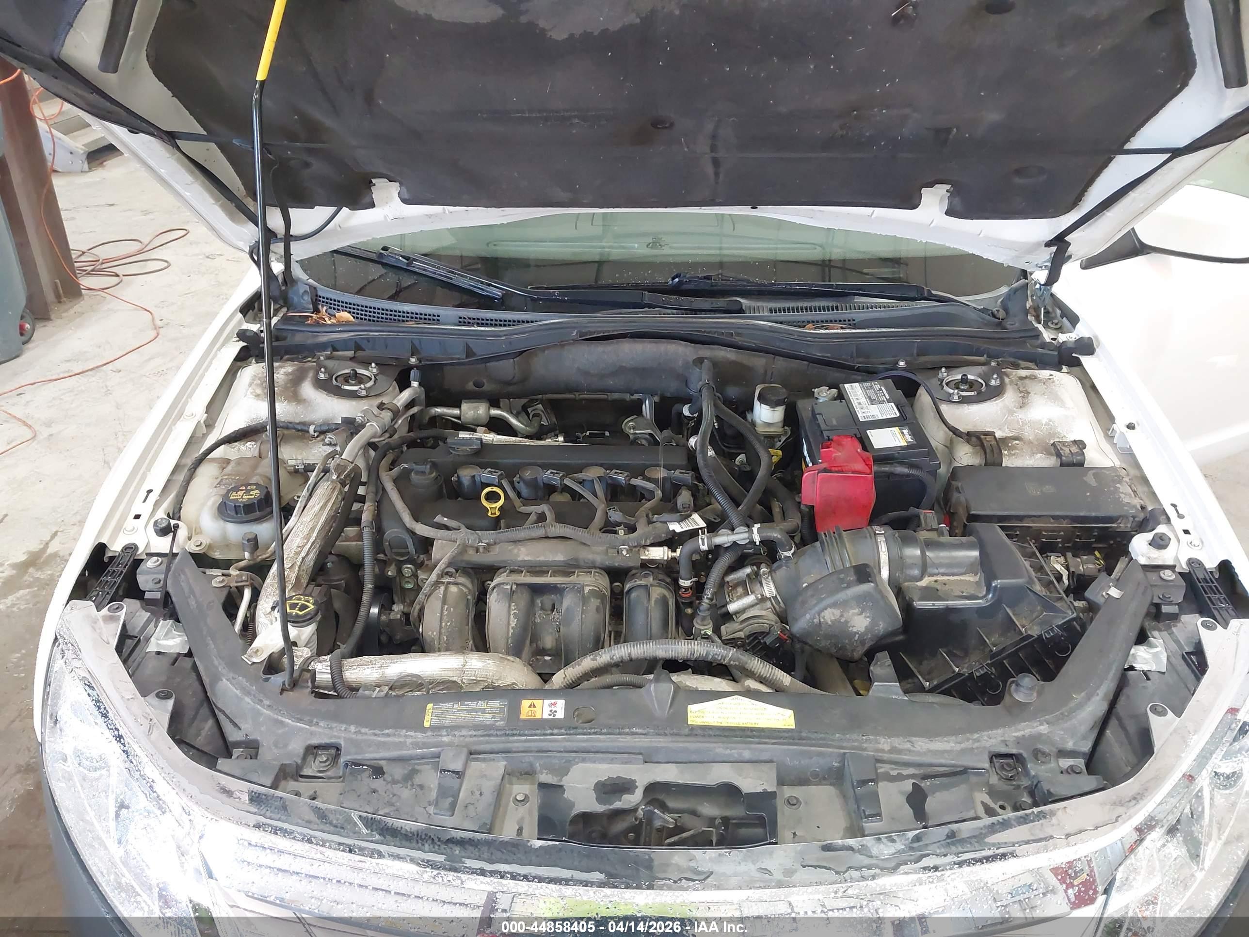 FORD FUSION image 10