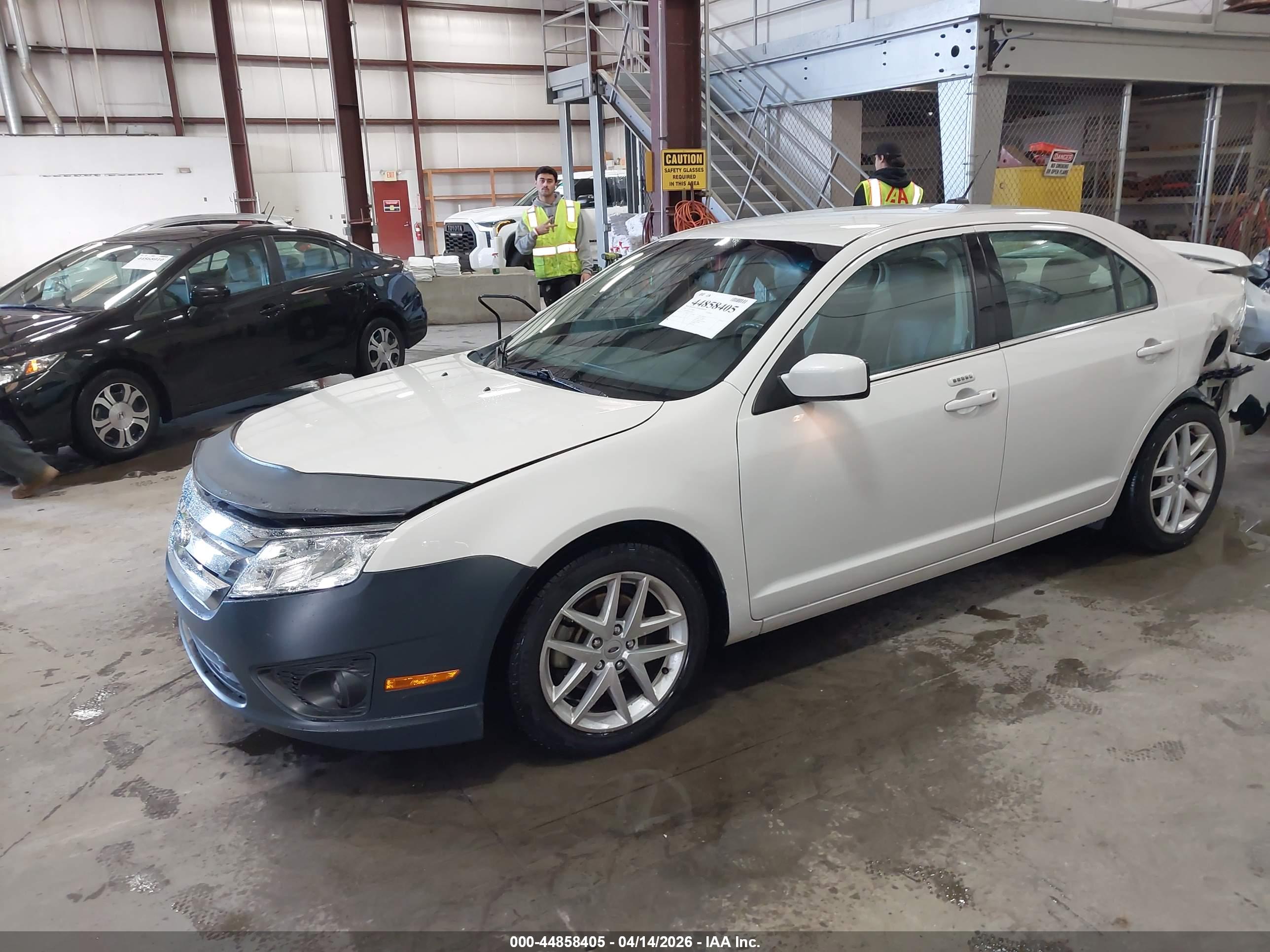 FORD FUSION image 2