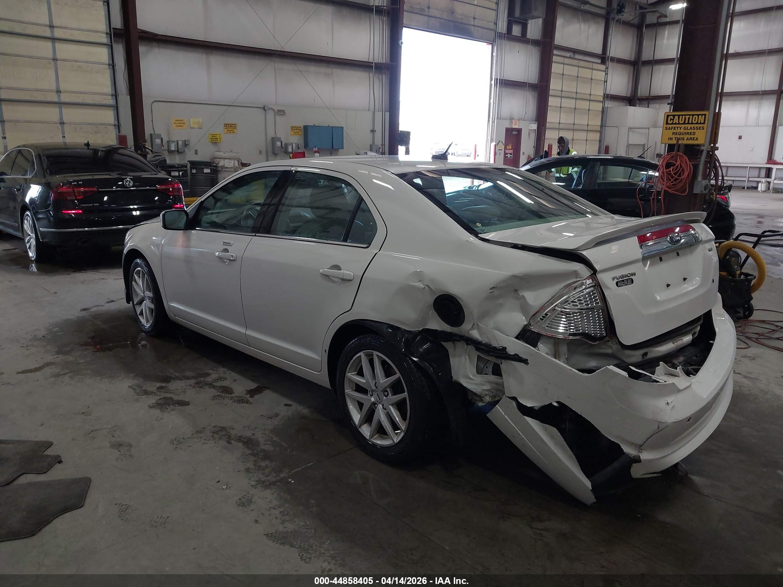 FORD FUSION image 3