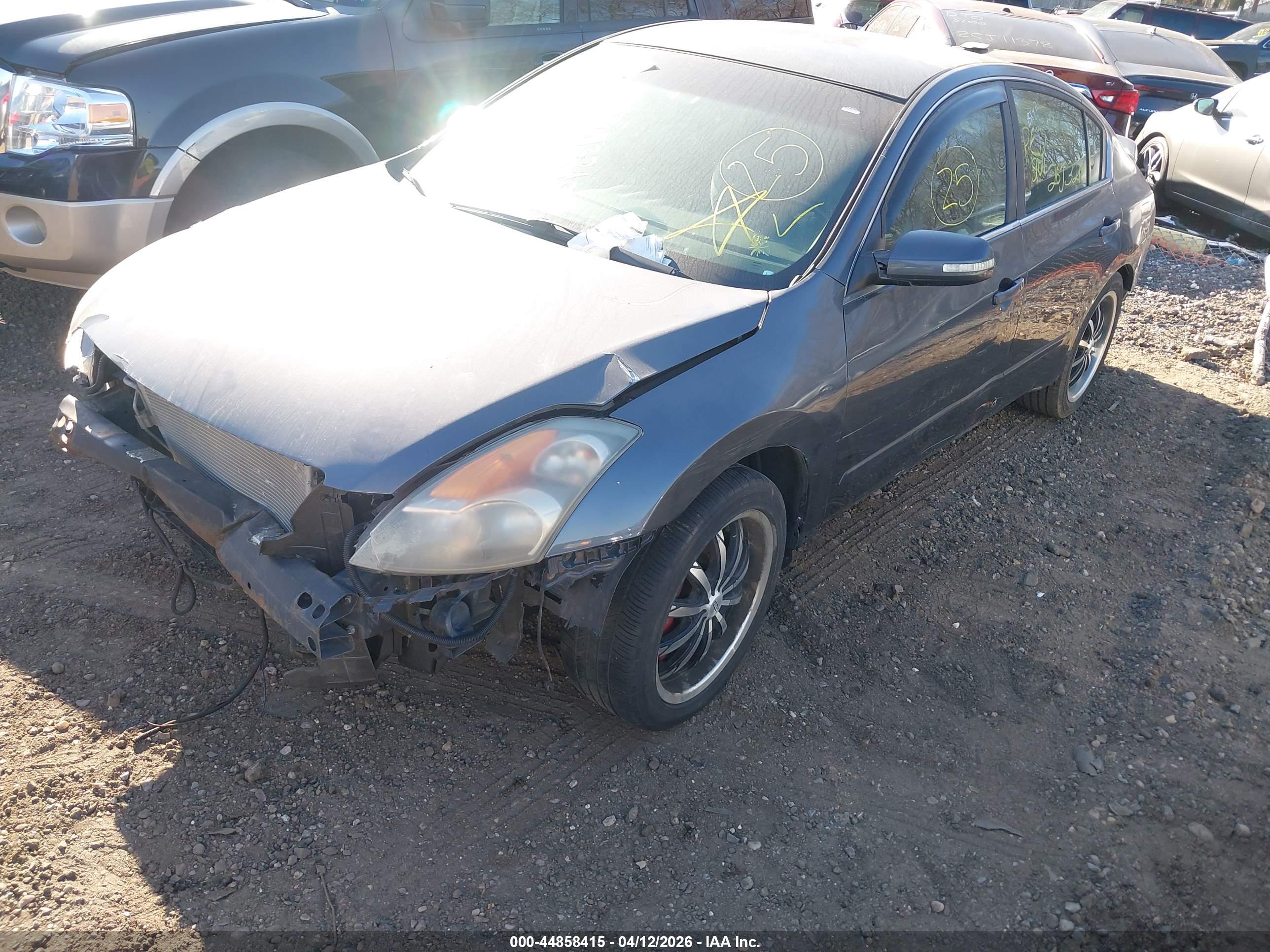 NISSAN ALTIMA image 2