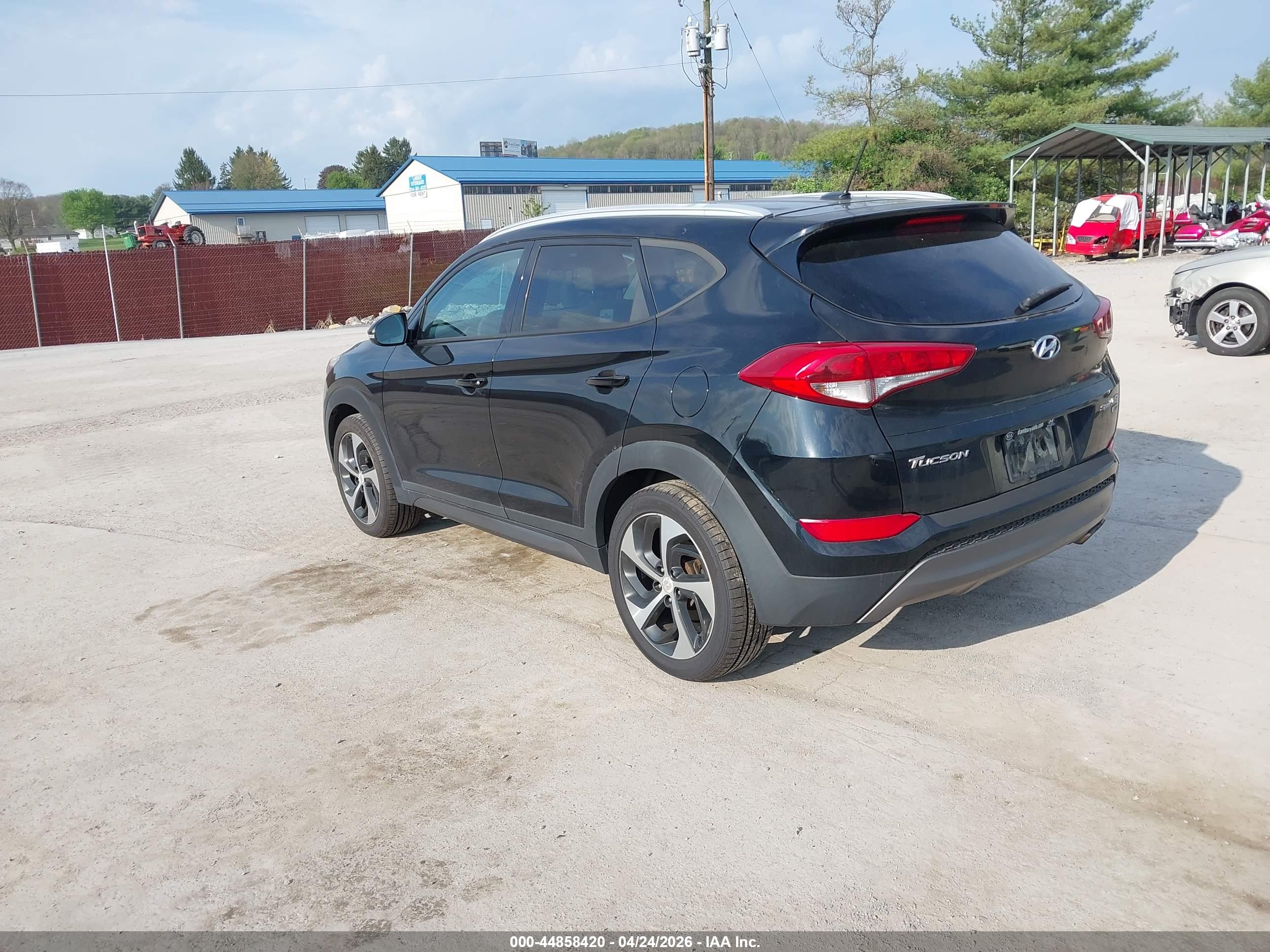 HYUNDAI TUCSON image 3