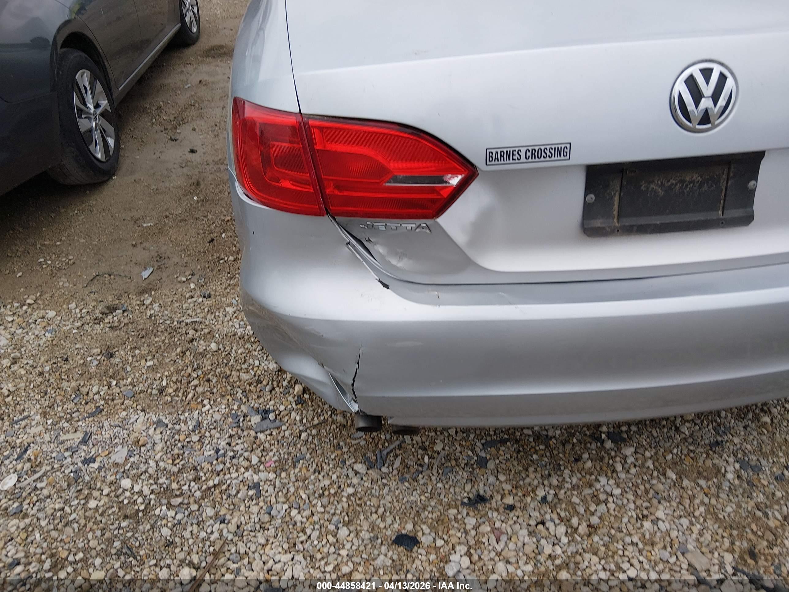 VOLKSWAGEN JETTA image 6