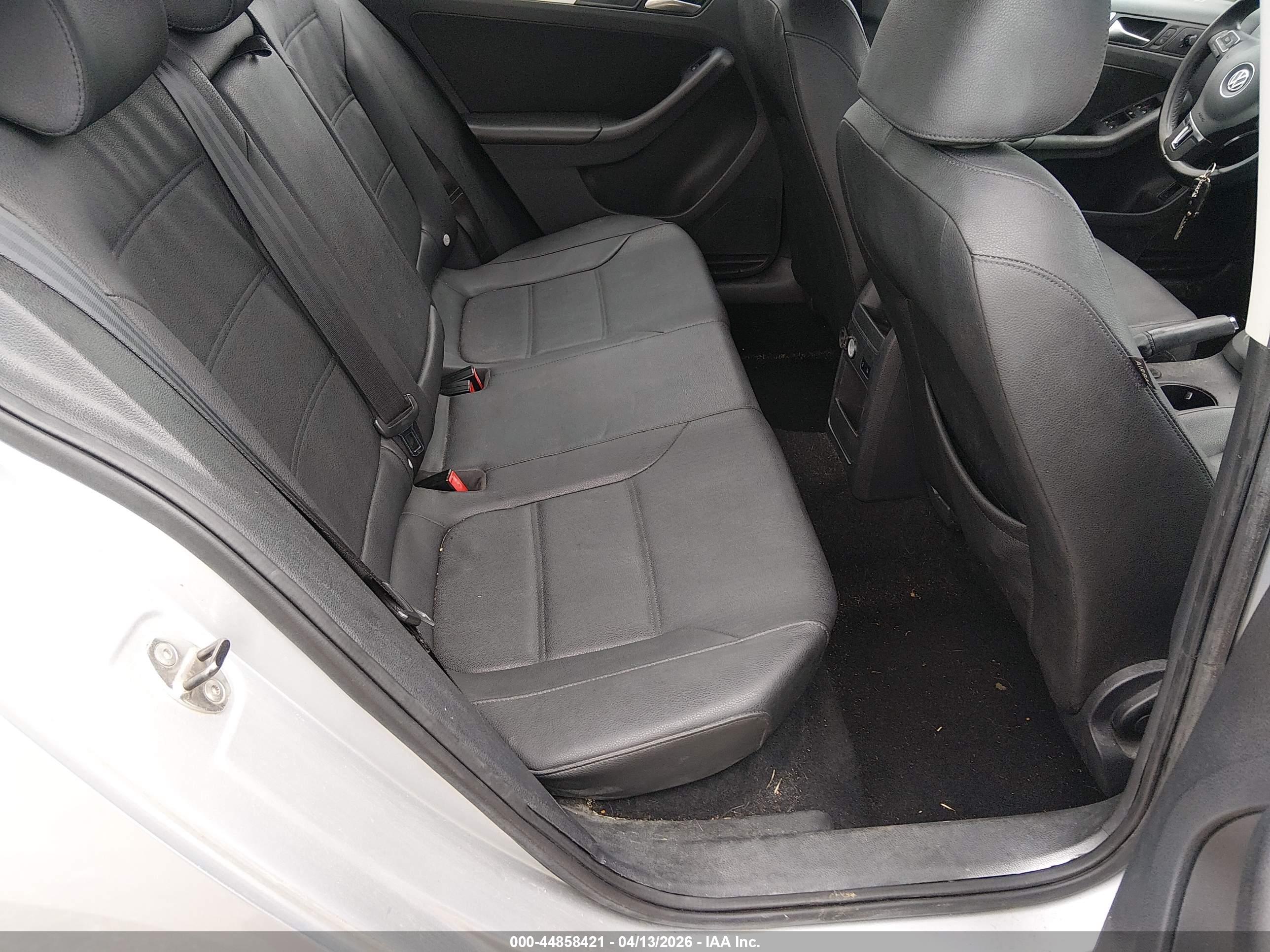 VOLKSWAGEN JETTA image 8