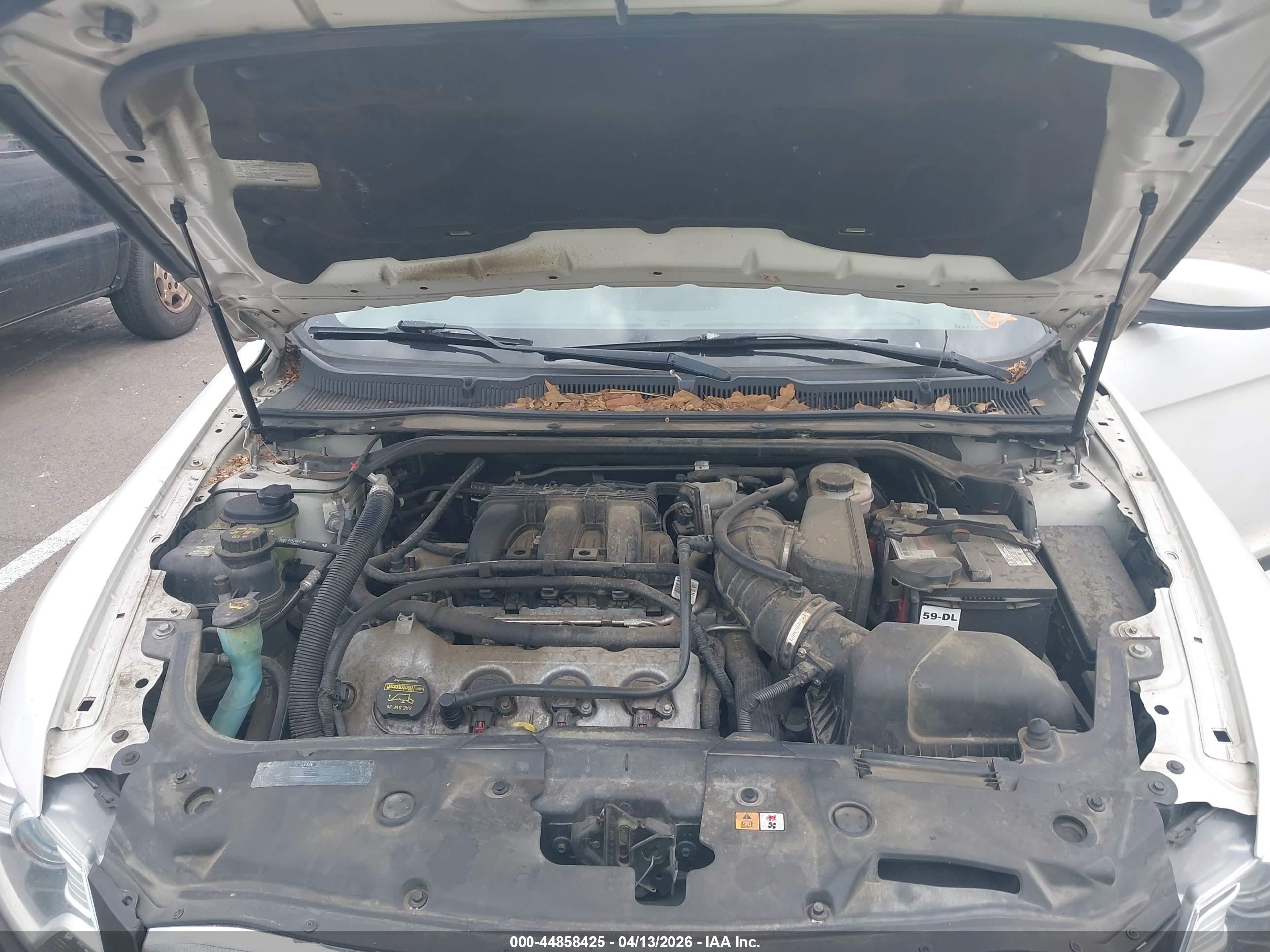 FORD TAURUS image 10
