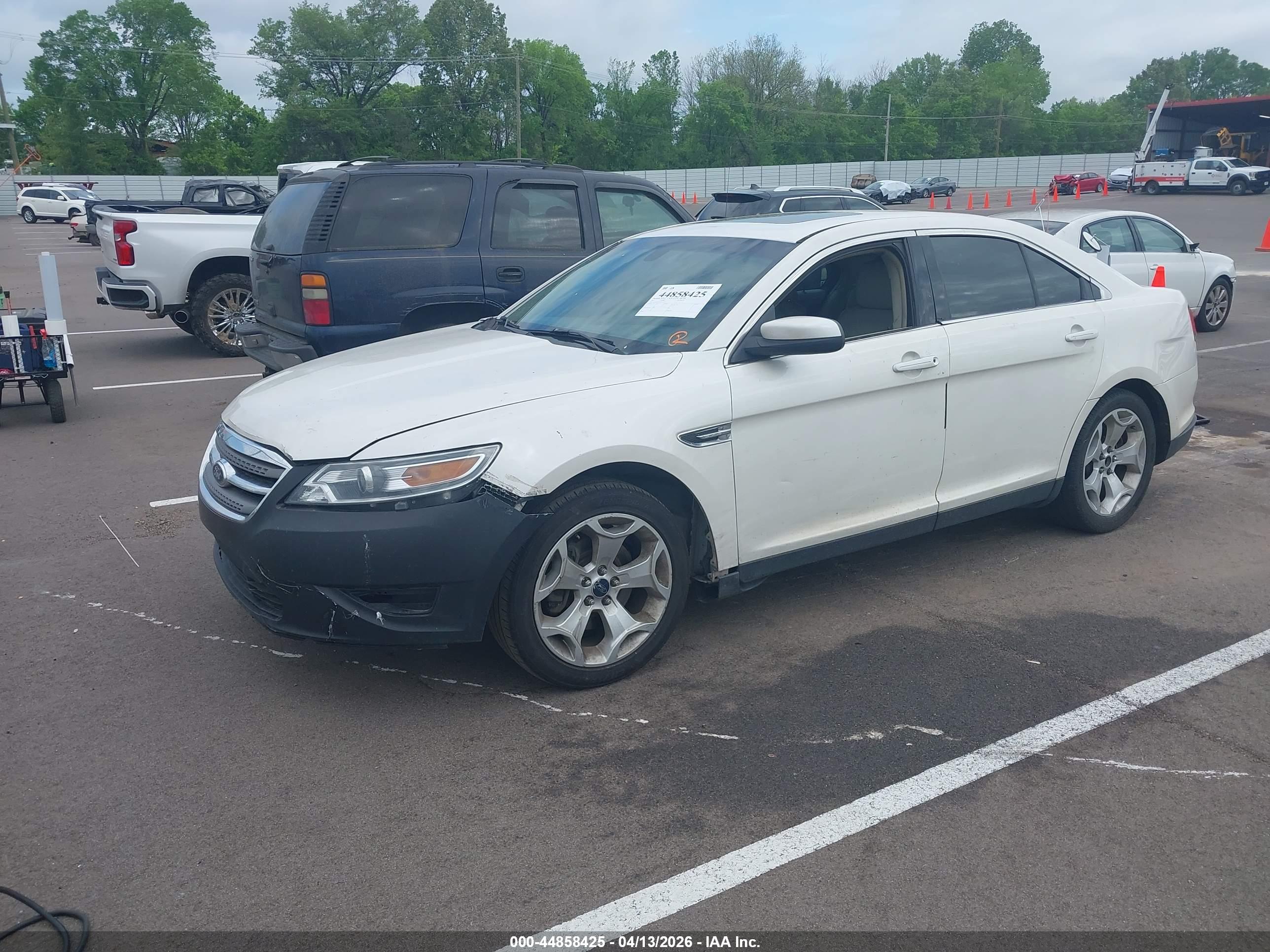 FORD TAURUS image 2