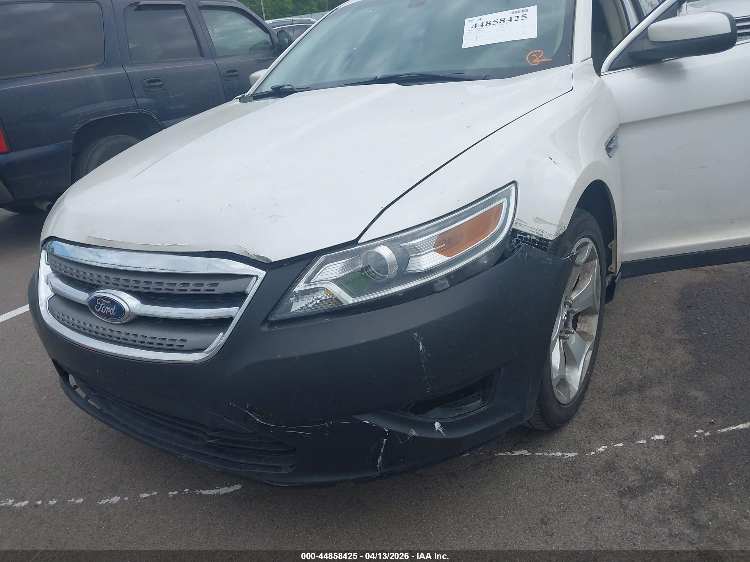 FORD TAURUS image 6