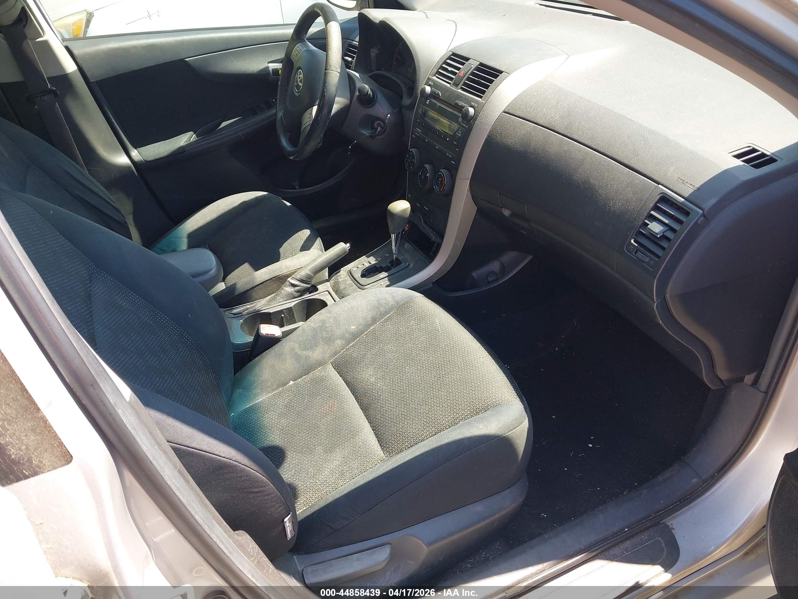 TOYOTA COROLLA image 5