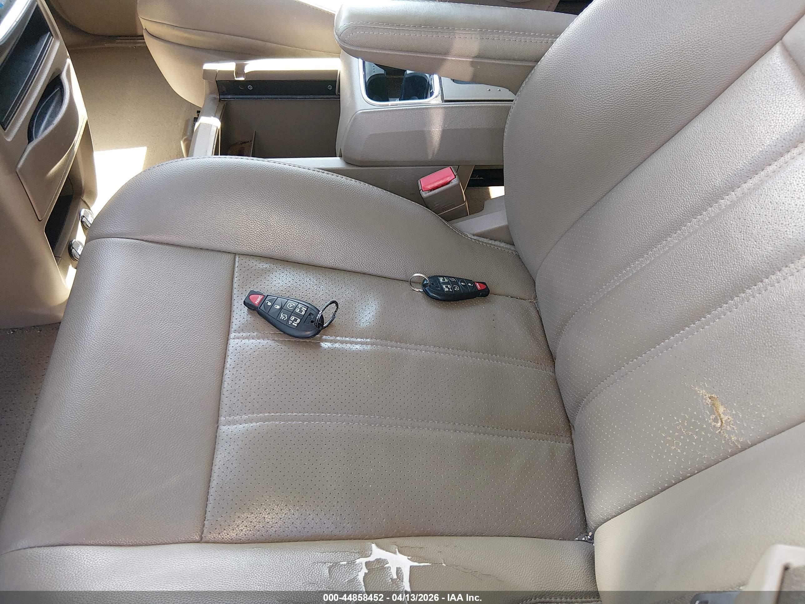 CHRYSLER TOWN image 11