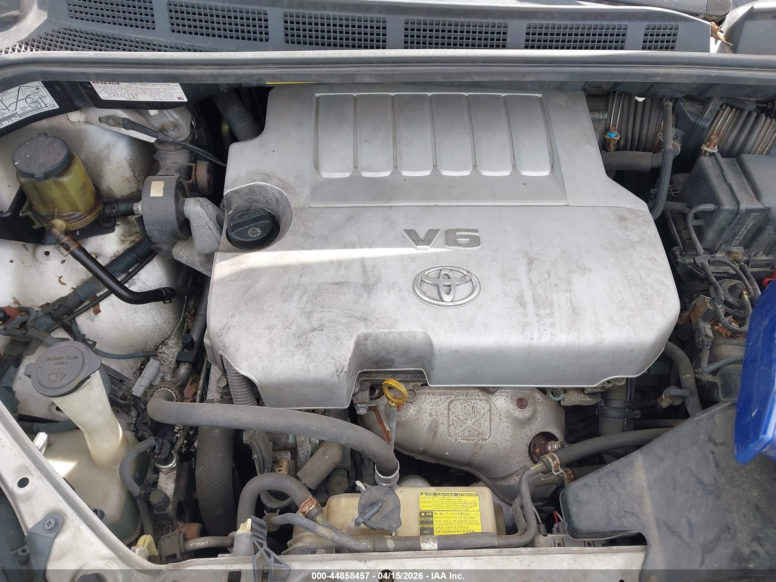 TOYOTA SIENNA image 10