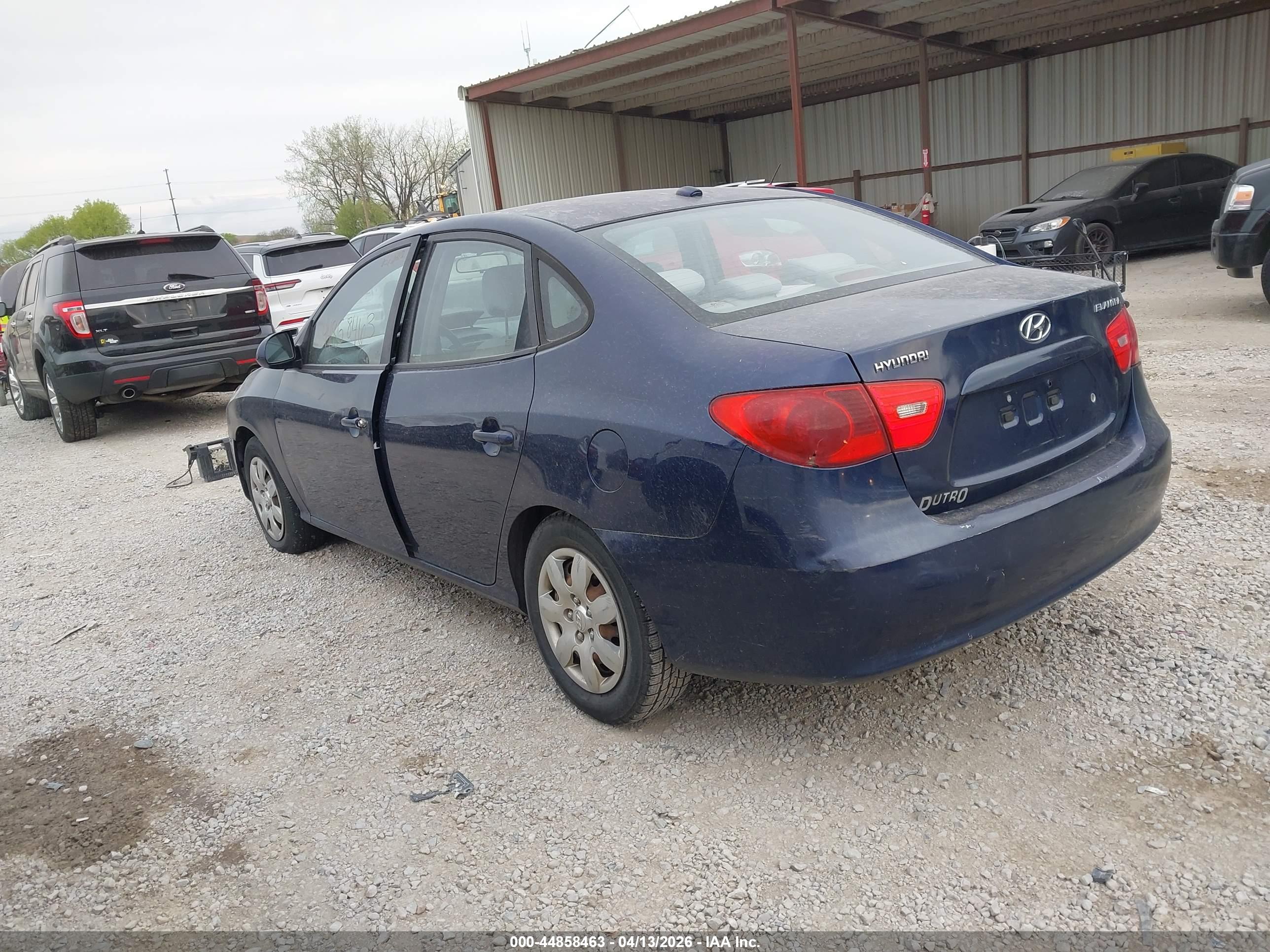 HYUNDAI ELANTRA image 3