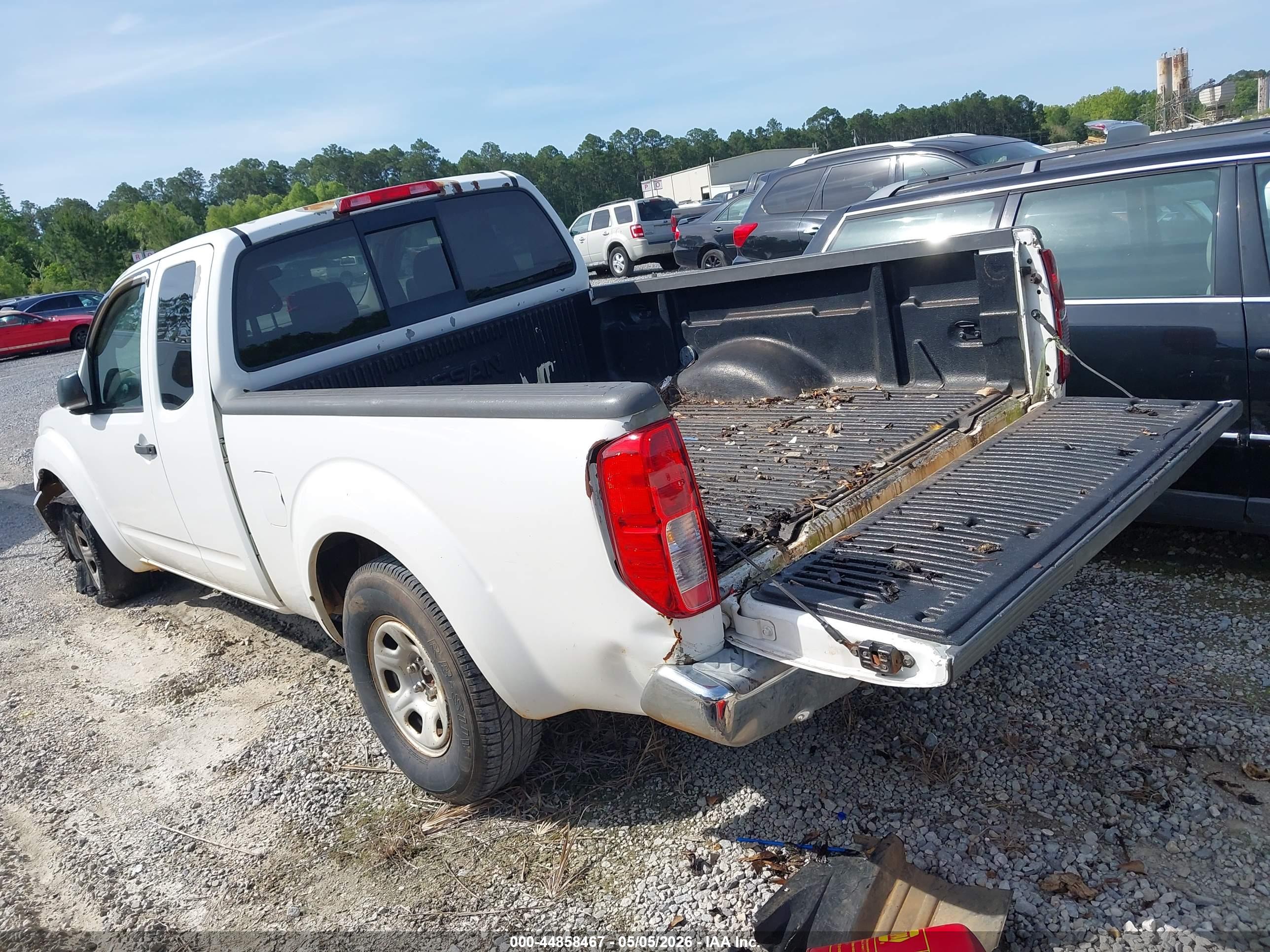 NISSAN FRONTIER image 3