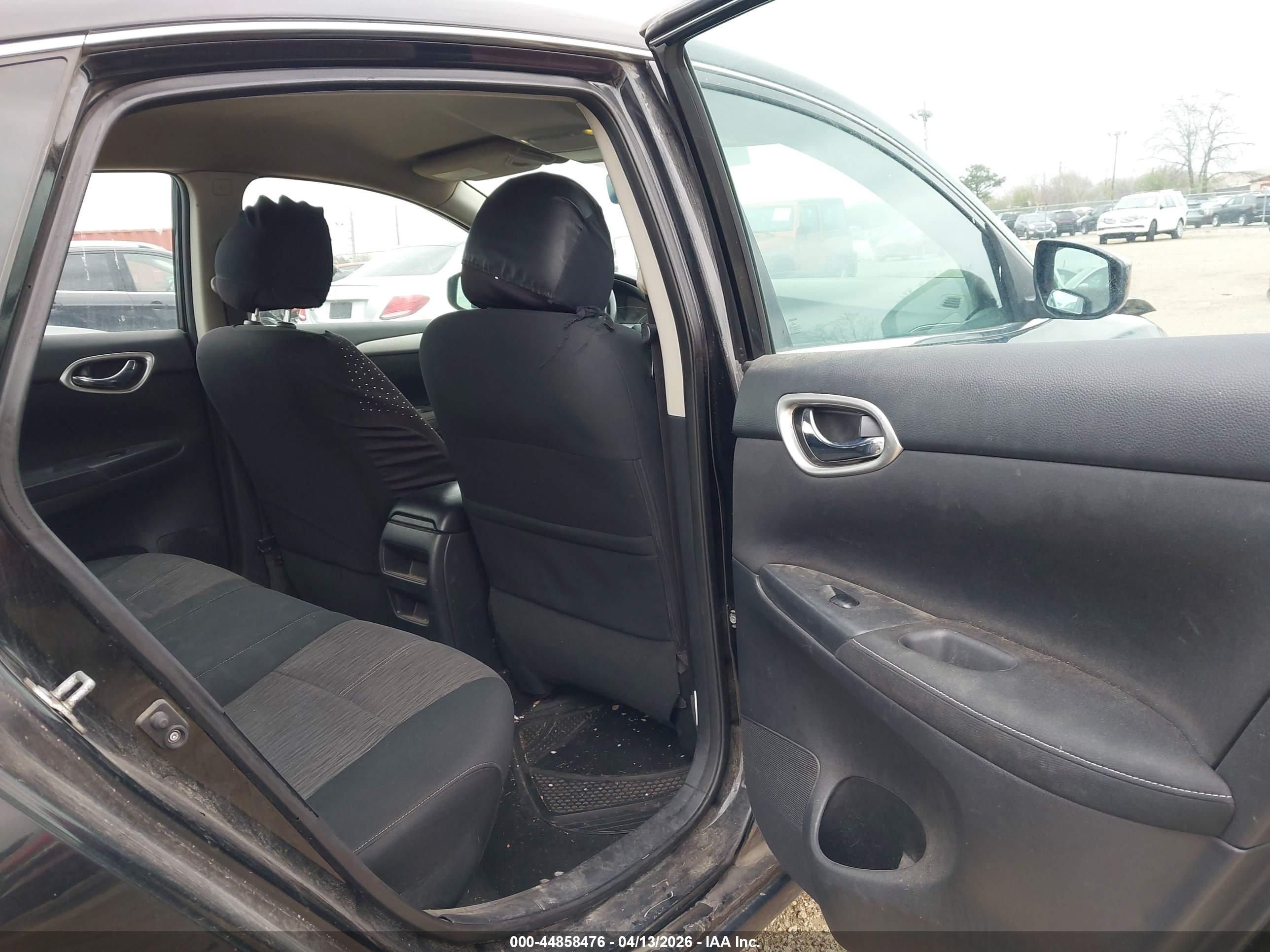 NISSAN SENTRA image 8