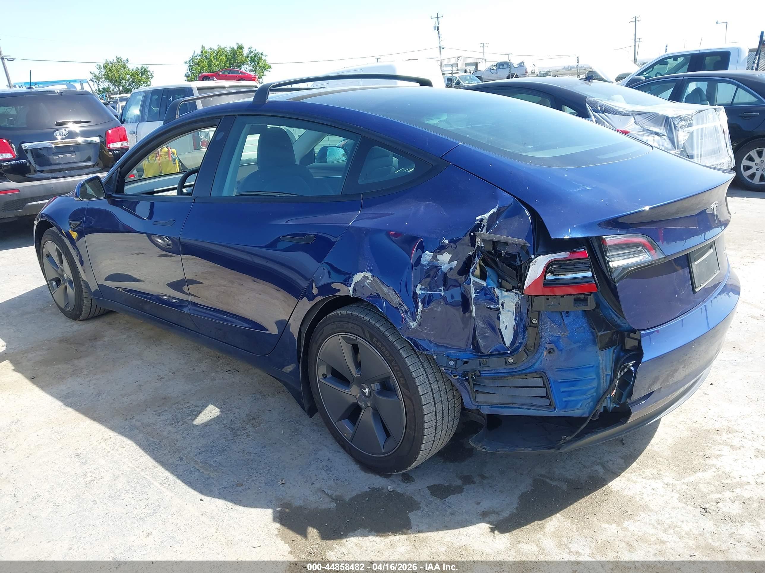TESLA MODEL image 3