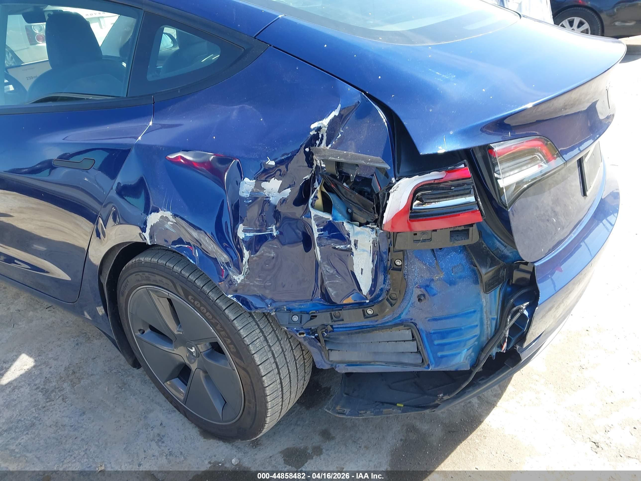 TESLA MODEL image 6