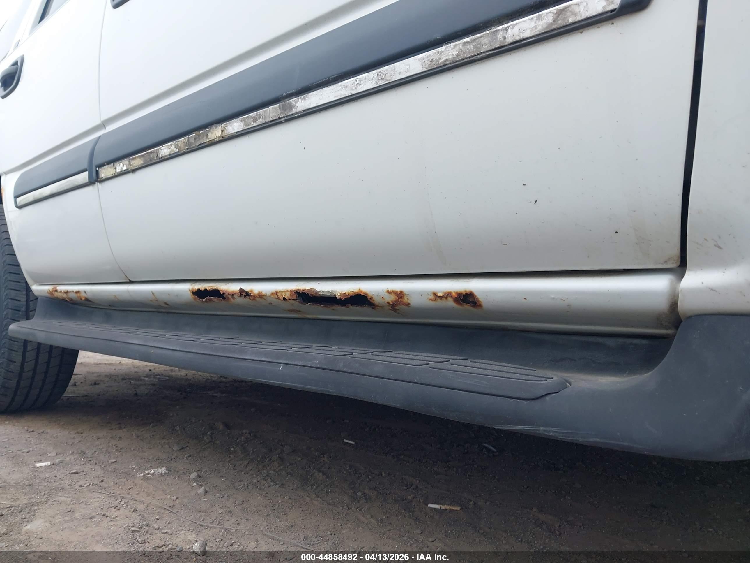 CHEVROLET TAHOE image 6