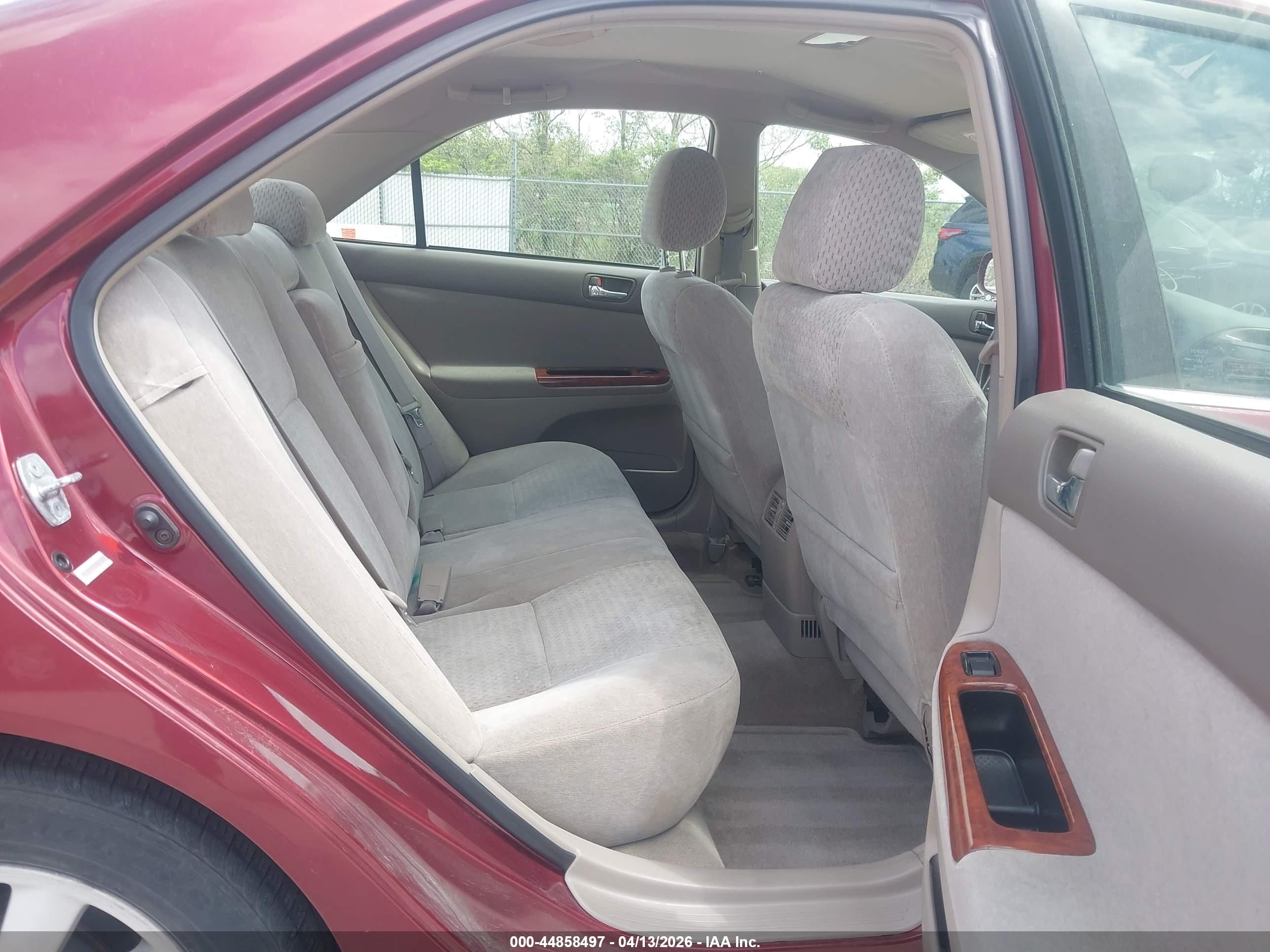TOYOTA CAMRY image 8