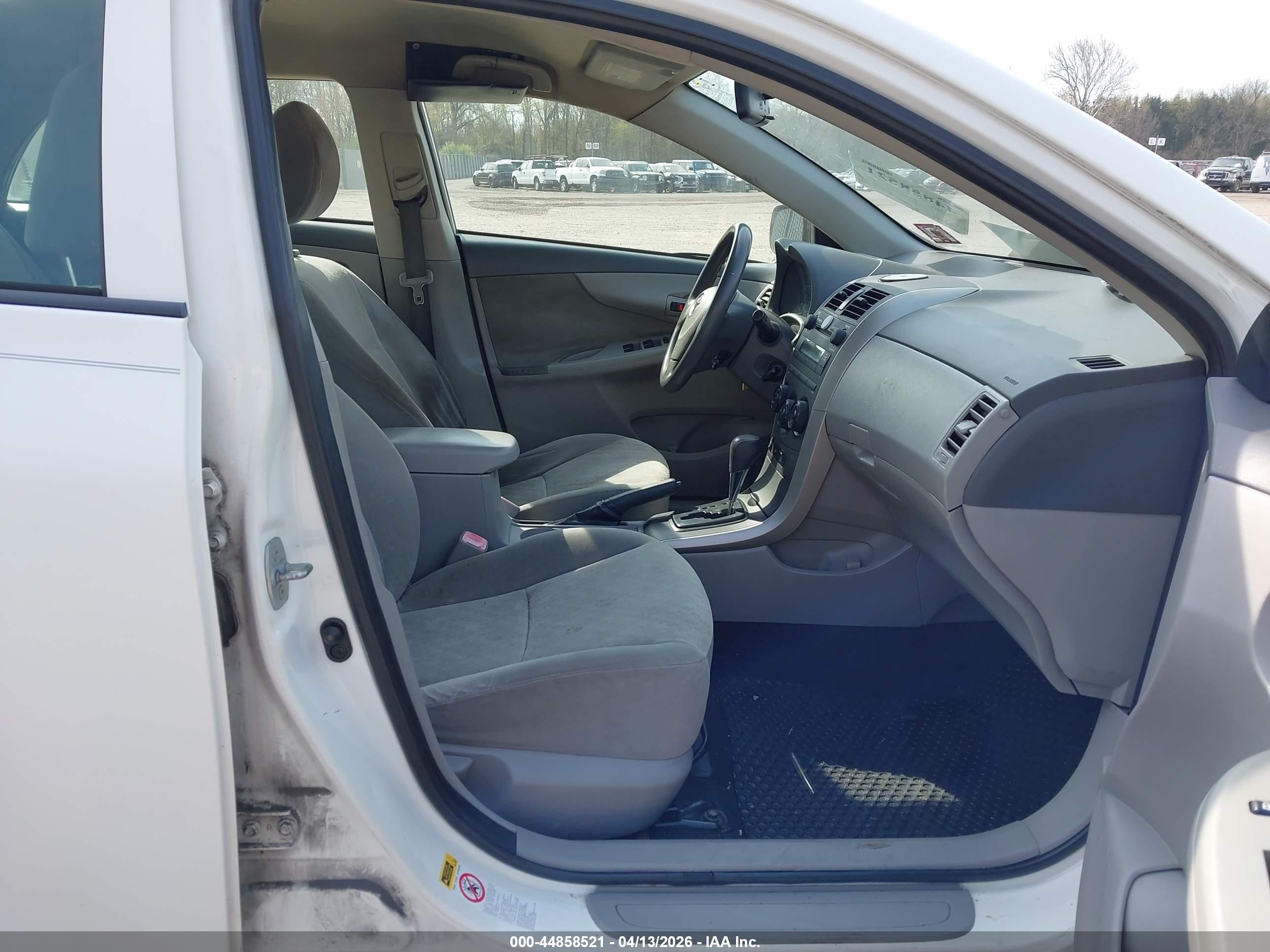 TOYOTA COROLLA image 5