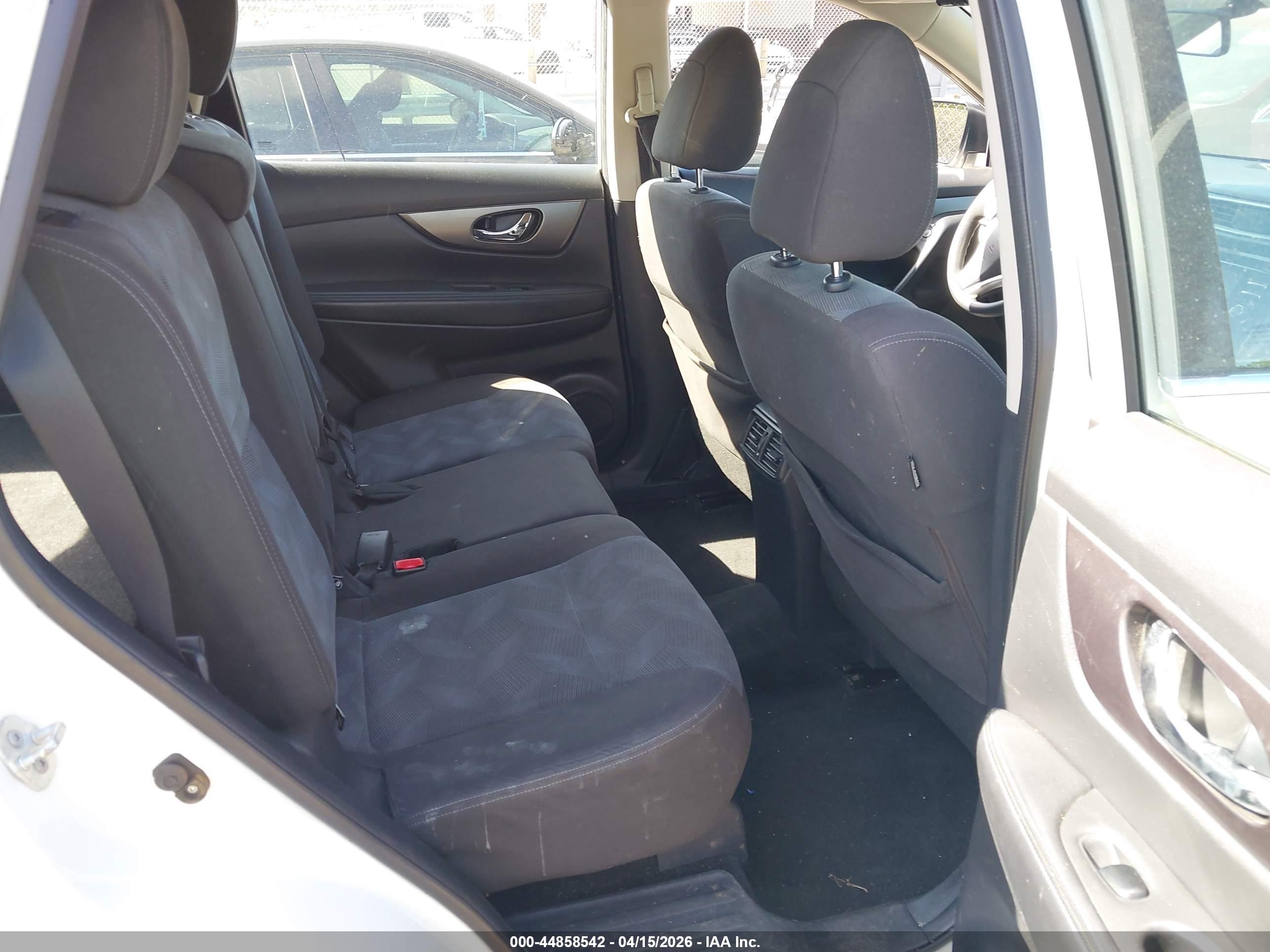 NISSAN ROGUE image 8