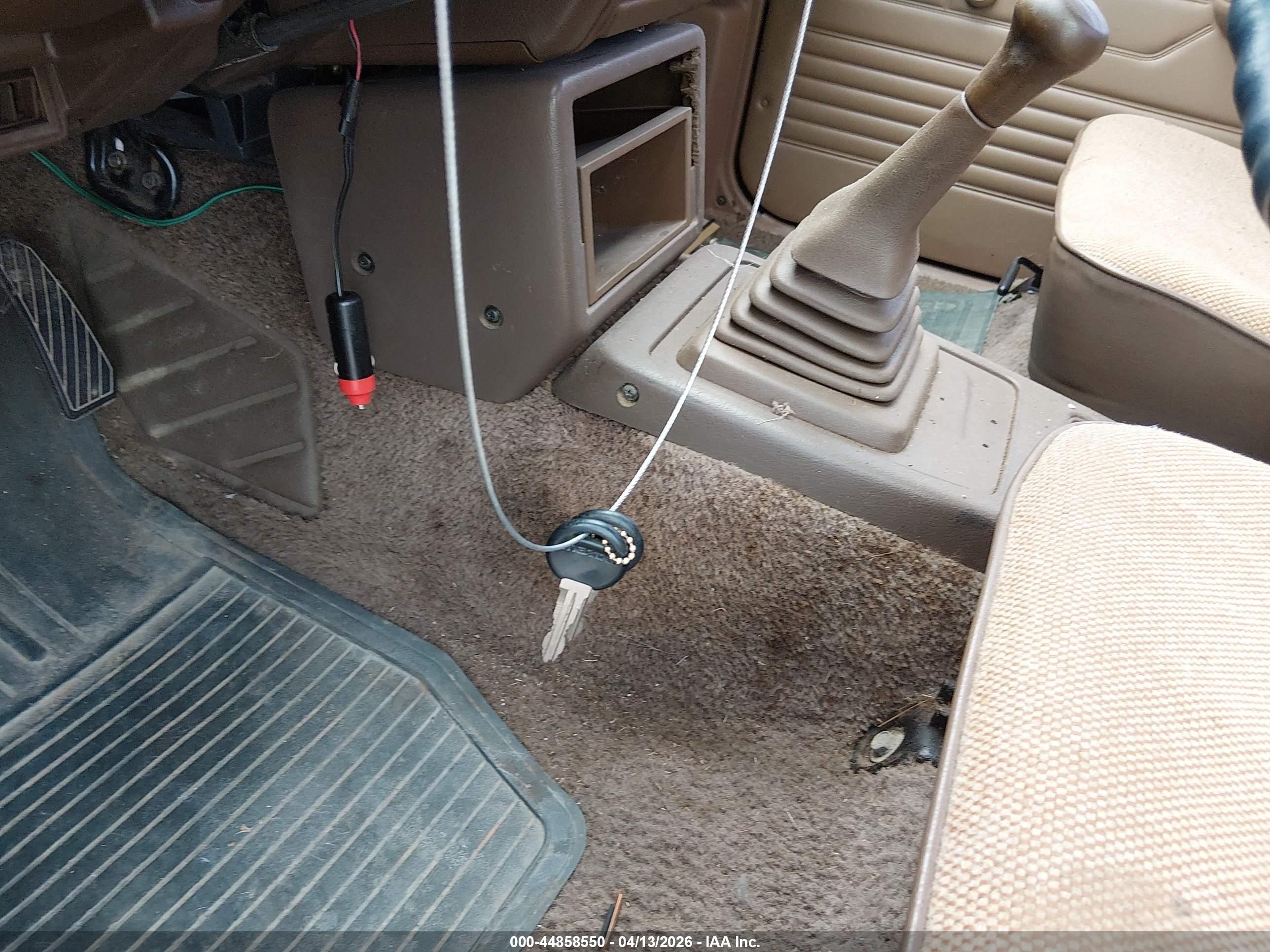 MAZDA B2000 image 11