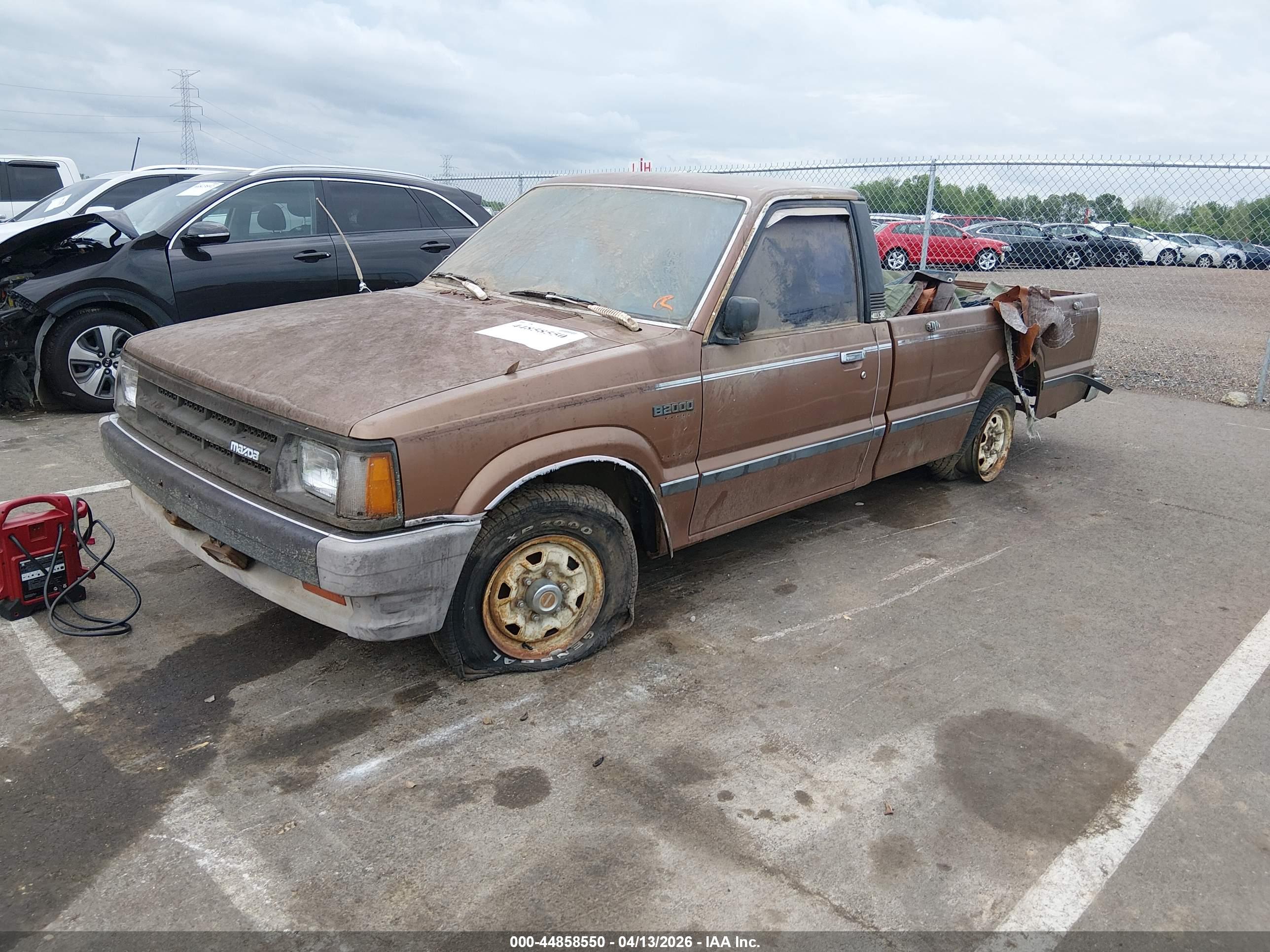 MAZDA B2000 image 2