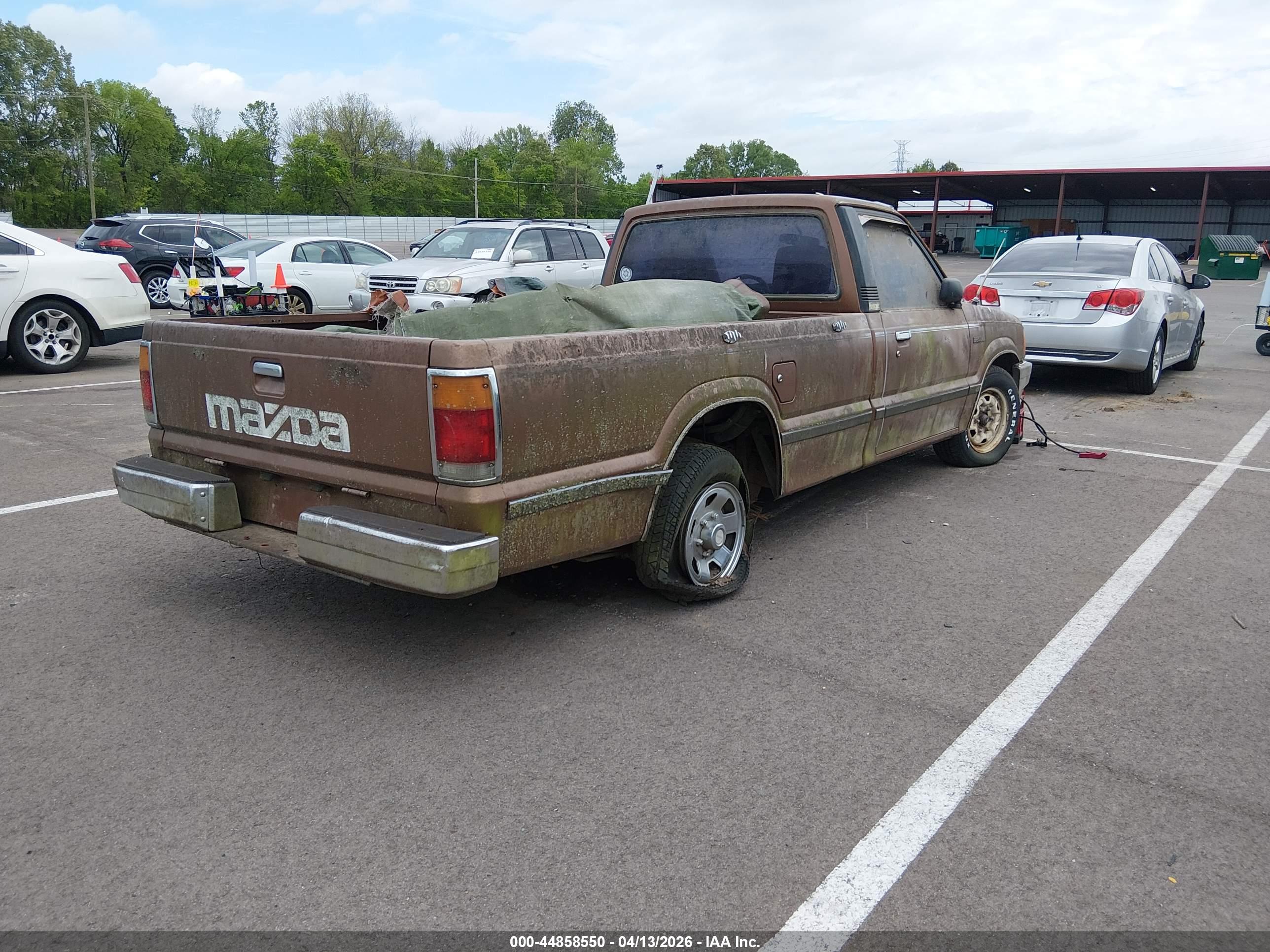 MAZDA B2000 image 4