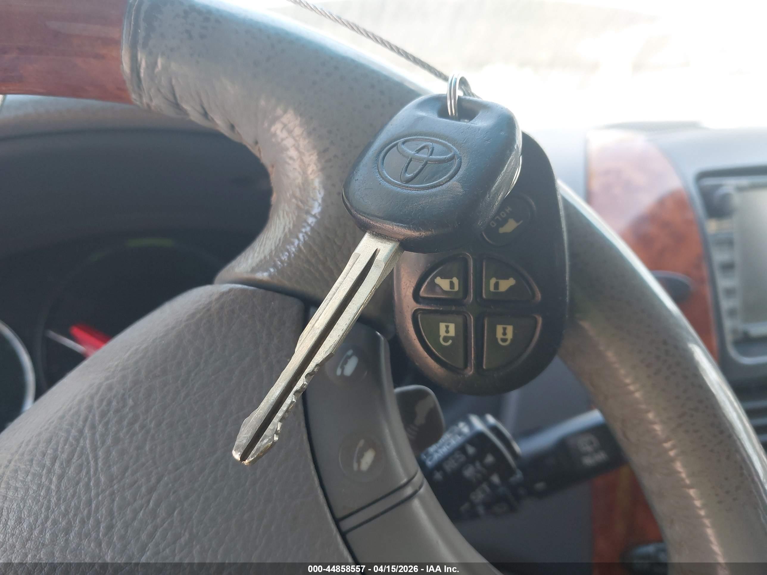 TOYOTA SIENNA image 11