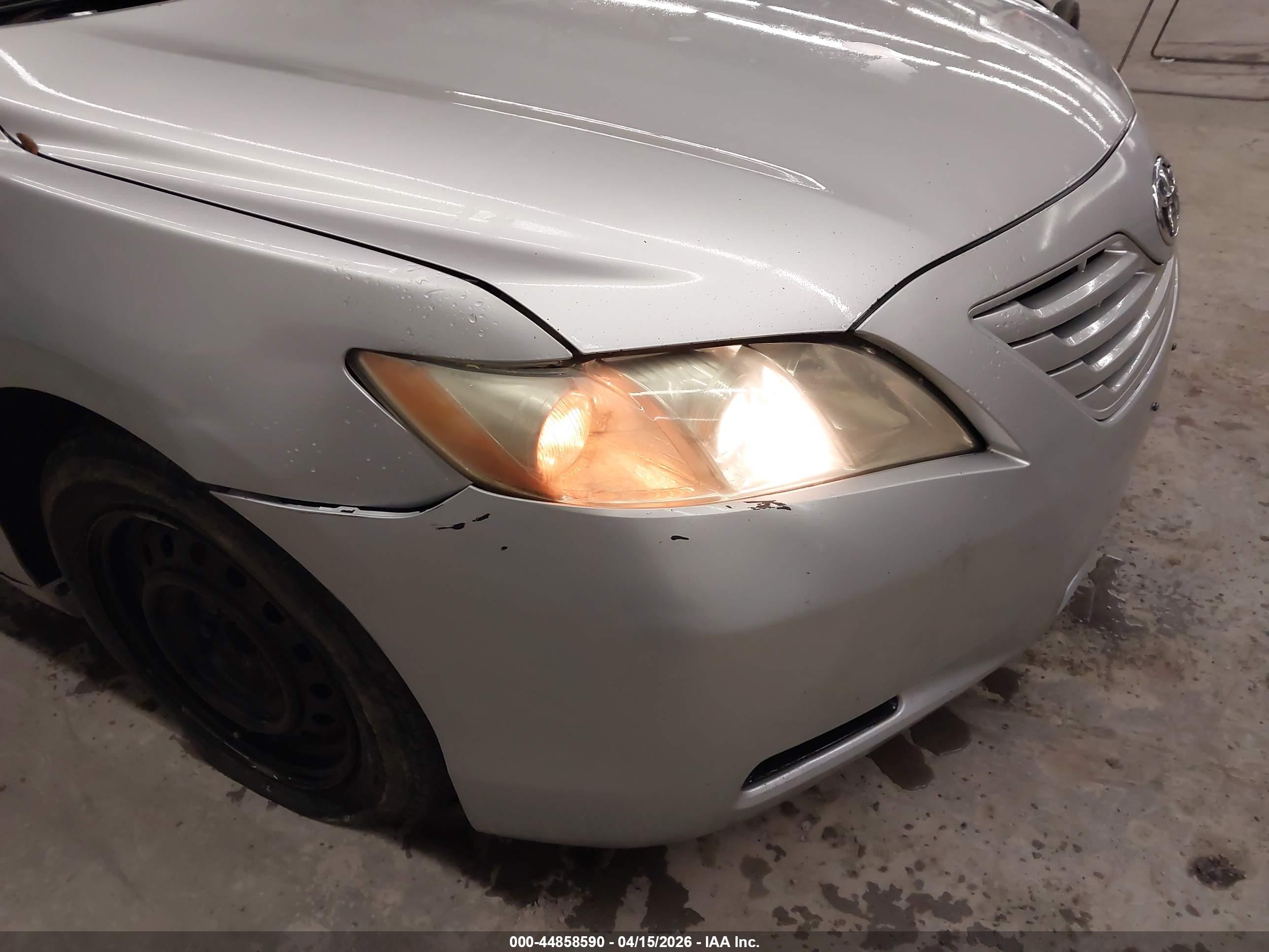 TOYOTA CAMRY image 6