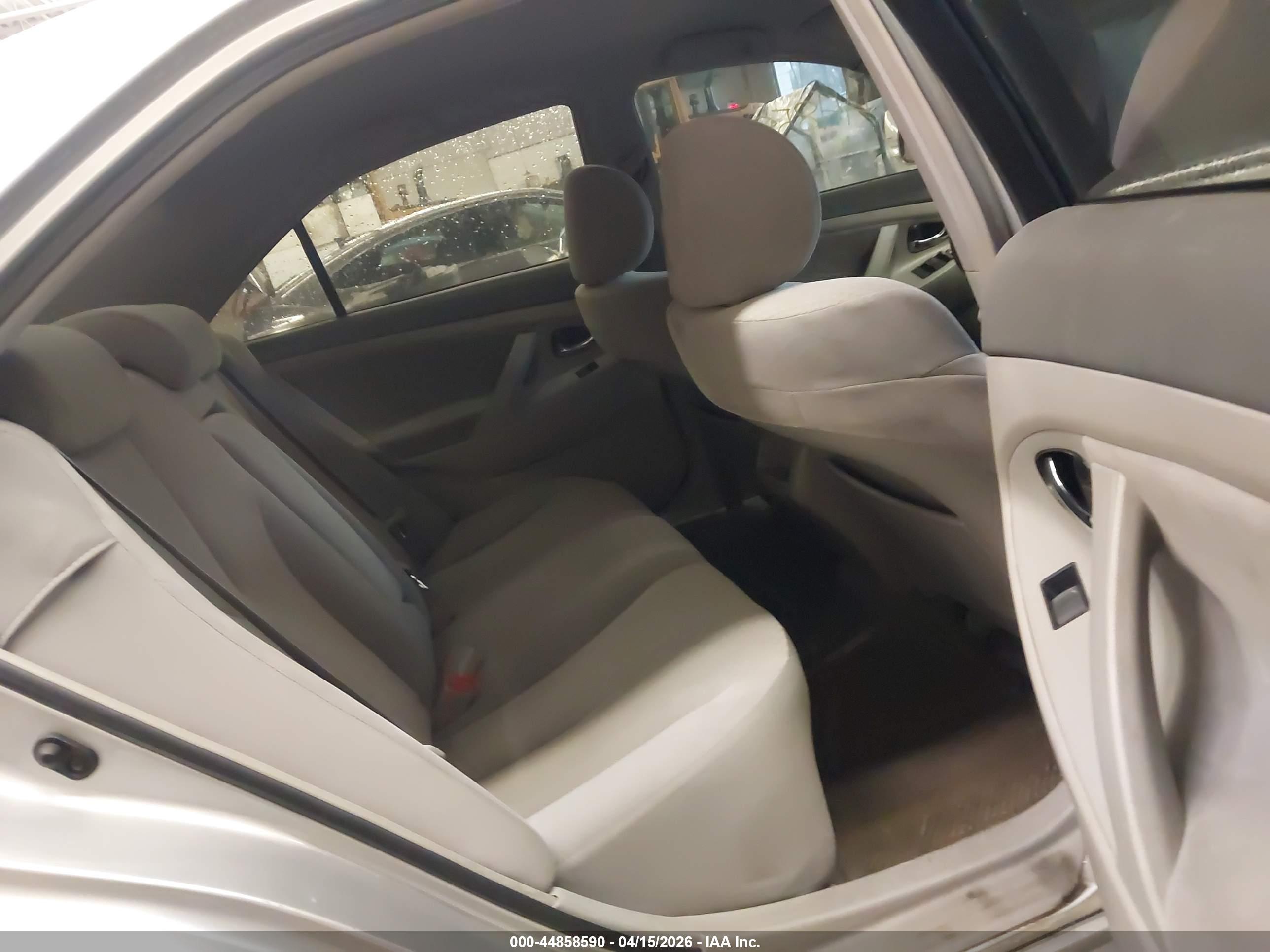 TOYOTA CAMRY image 8