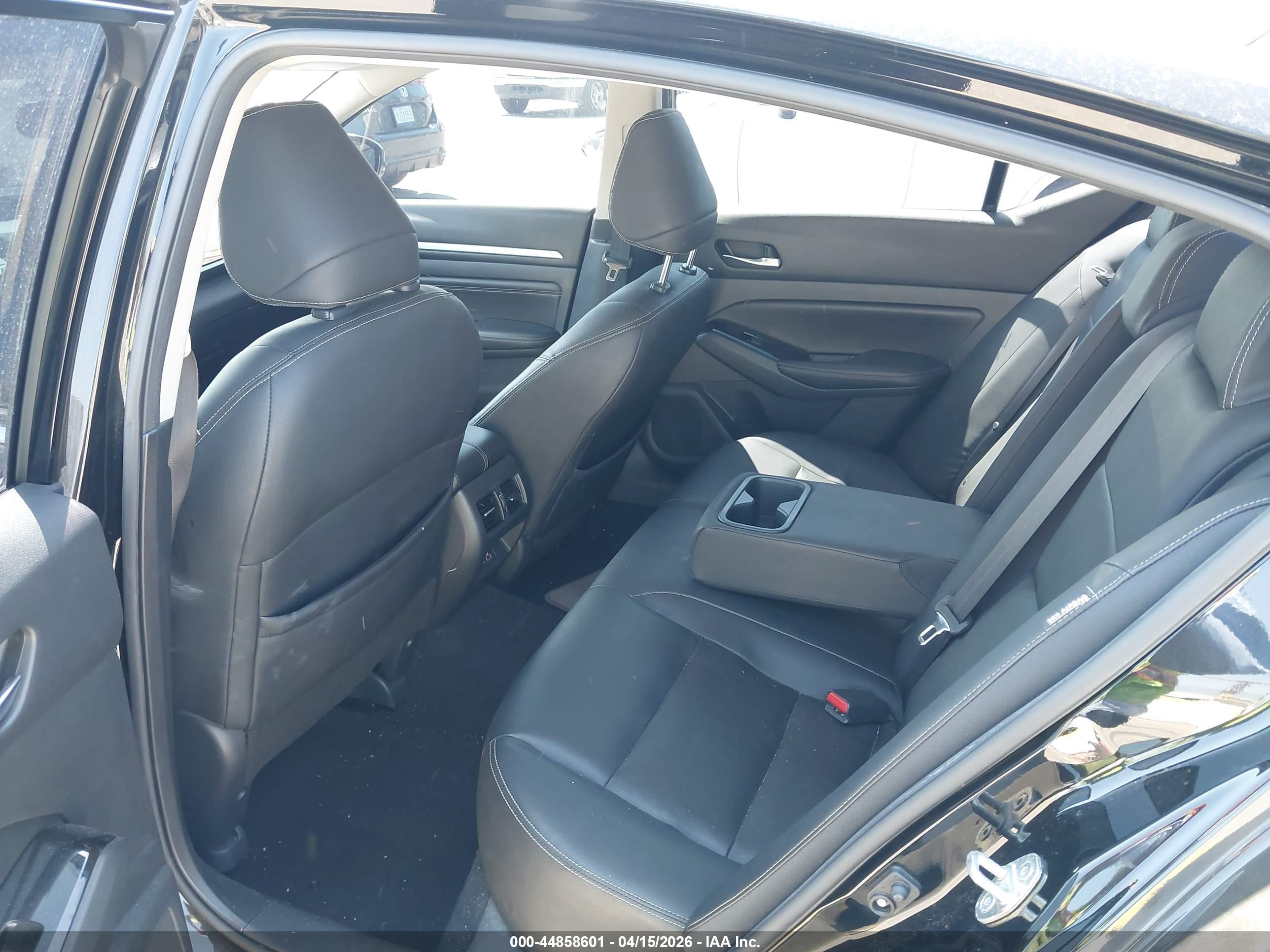 NISSAN ALTIMA image 8